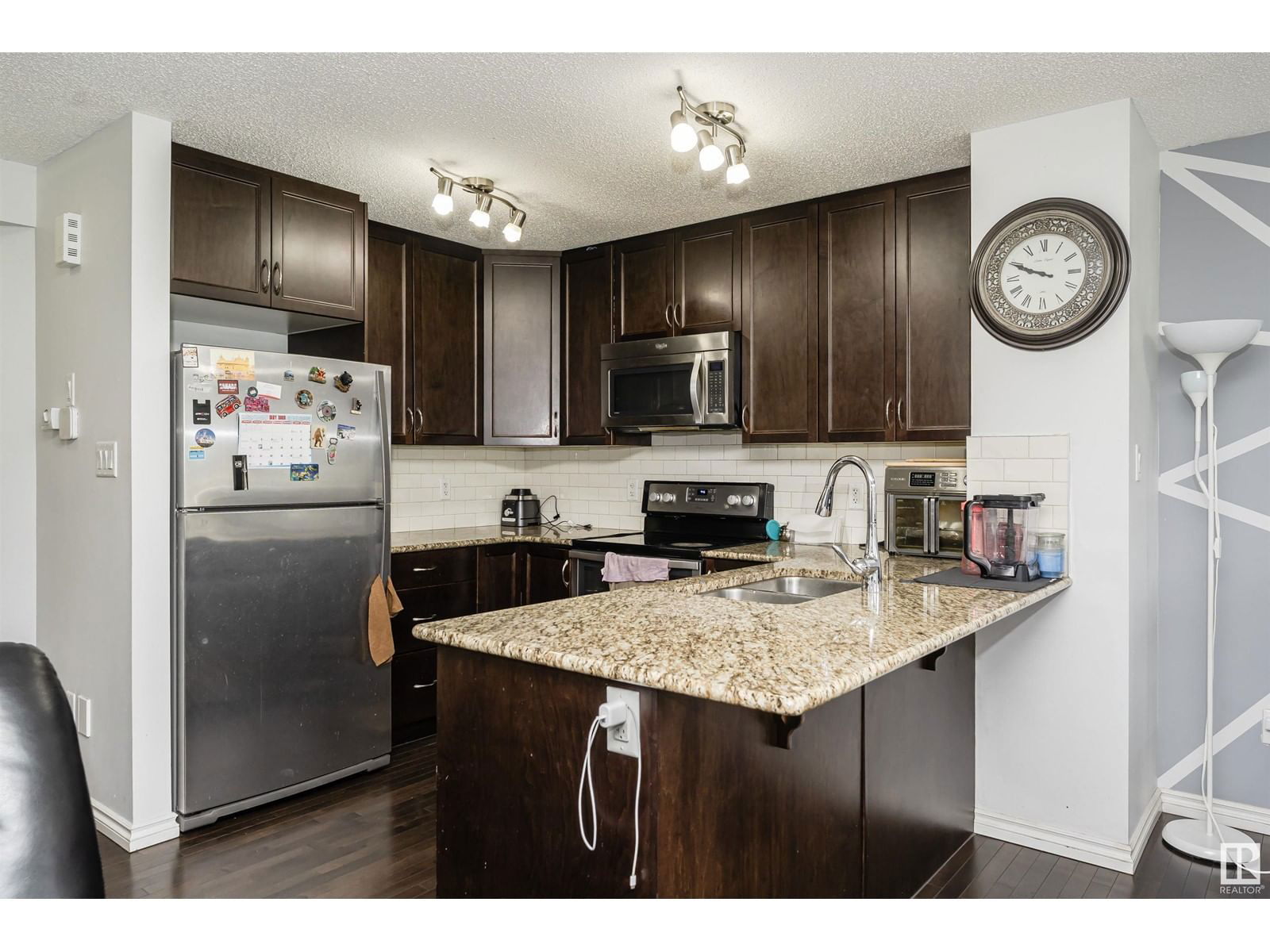 3722 9 ST Image 14