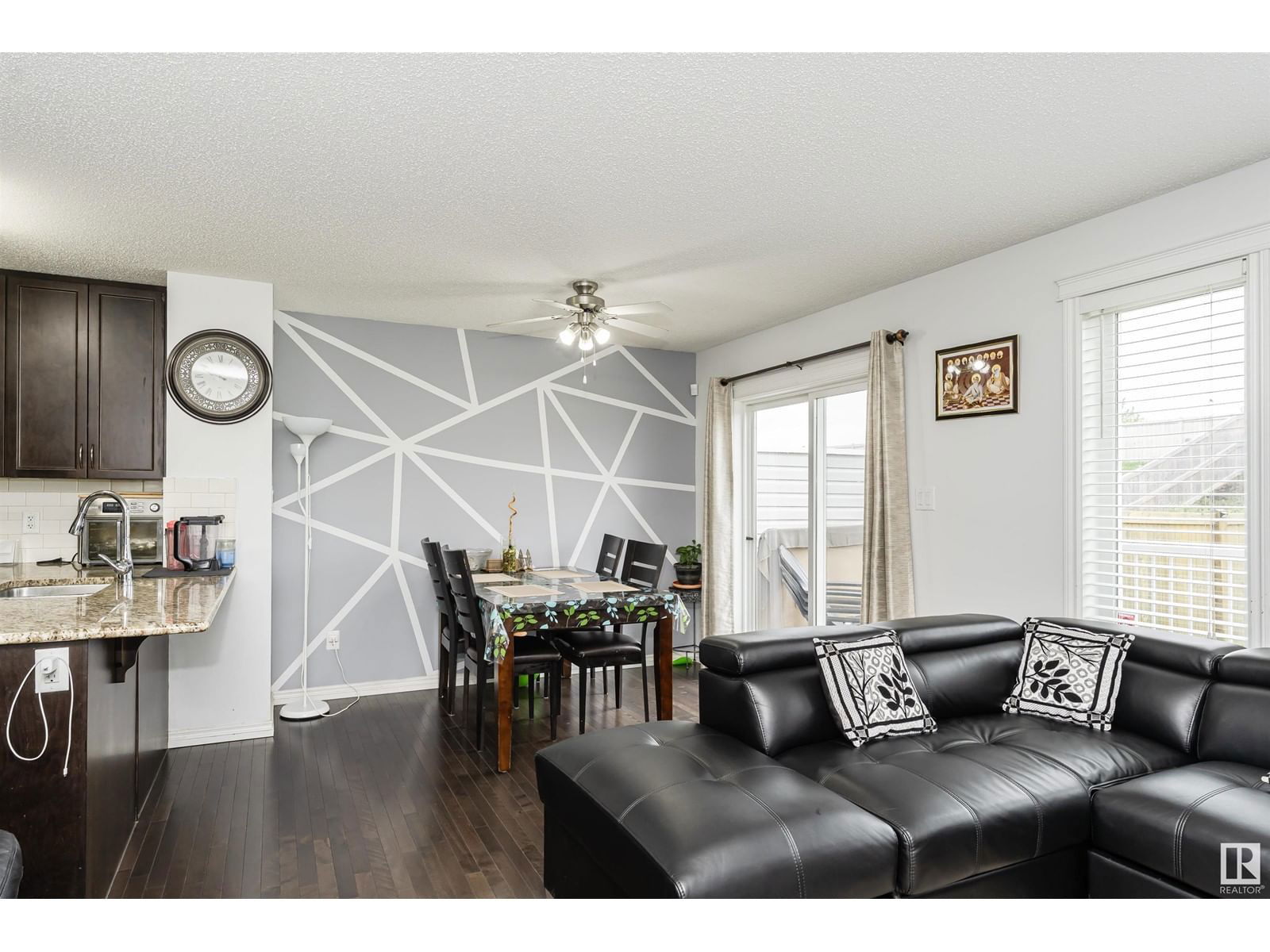 3722 9 ST Image 18