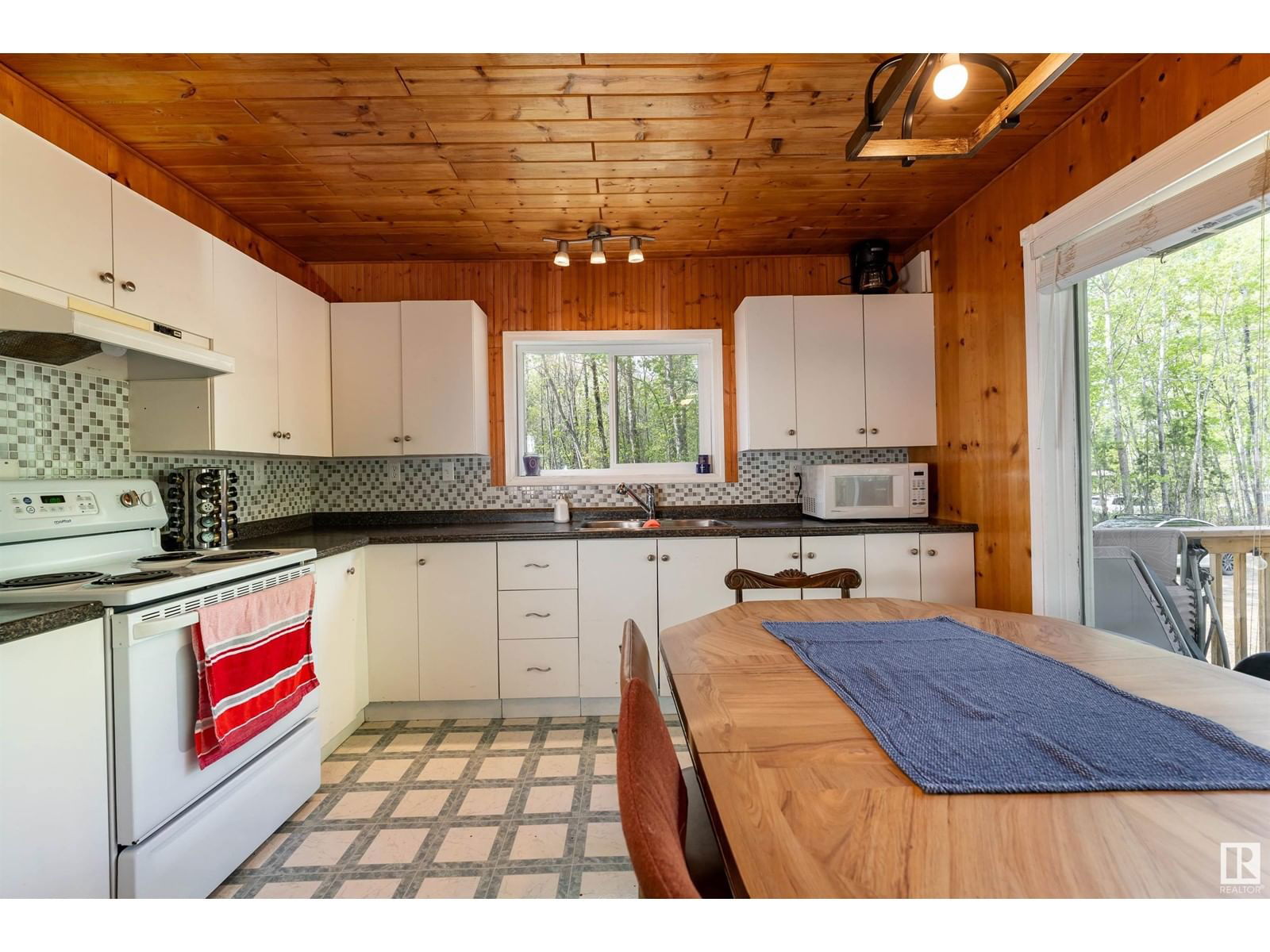 59536 - 250 RANGE ROAD 132A NE Image 28
