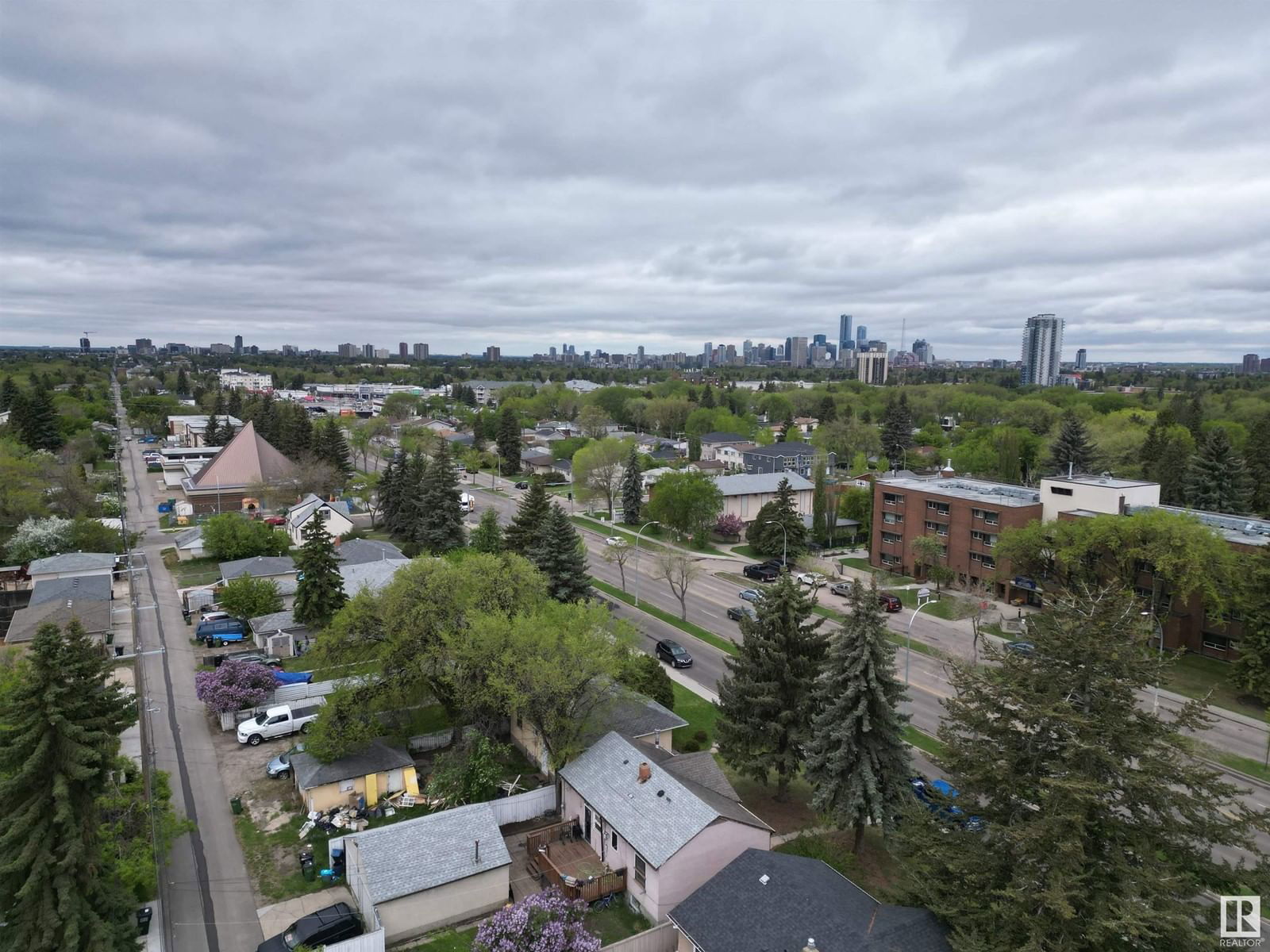 7723 82 AV Image 4