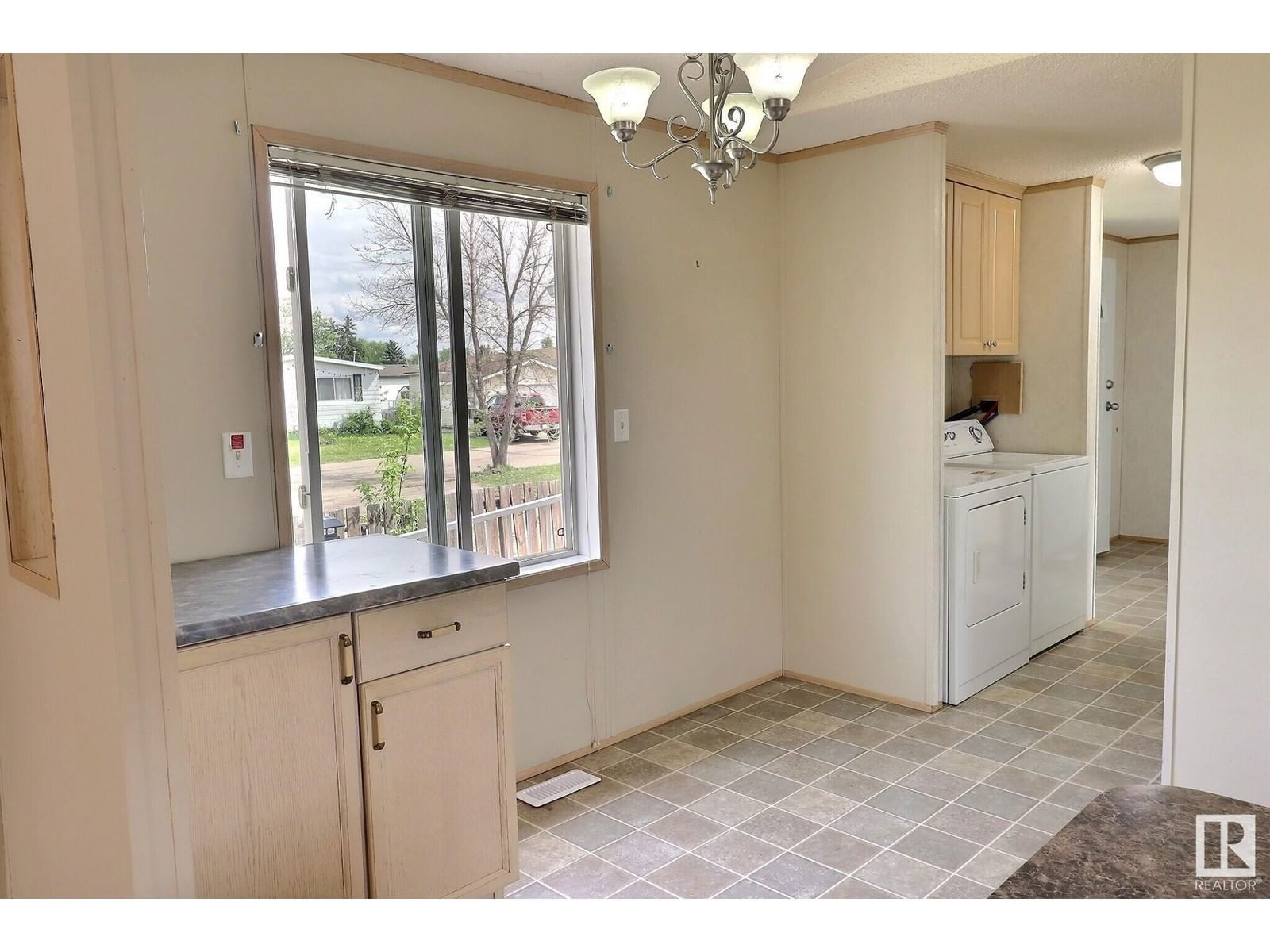 663b Evergreen Pa Edmonton, Alberta