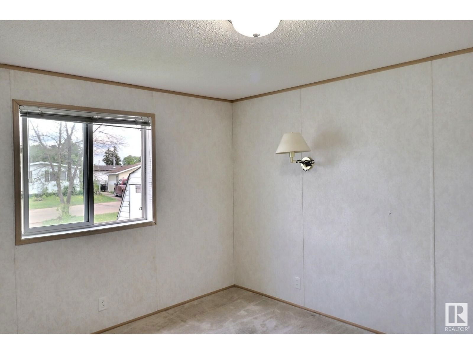 663b Evergreen Pa Edmonton, Alberta