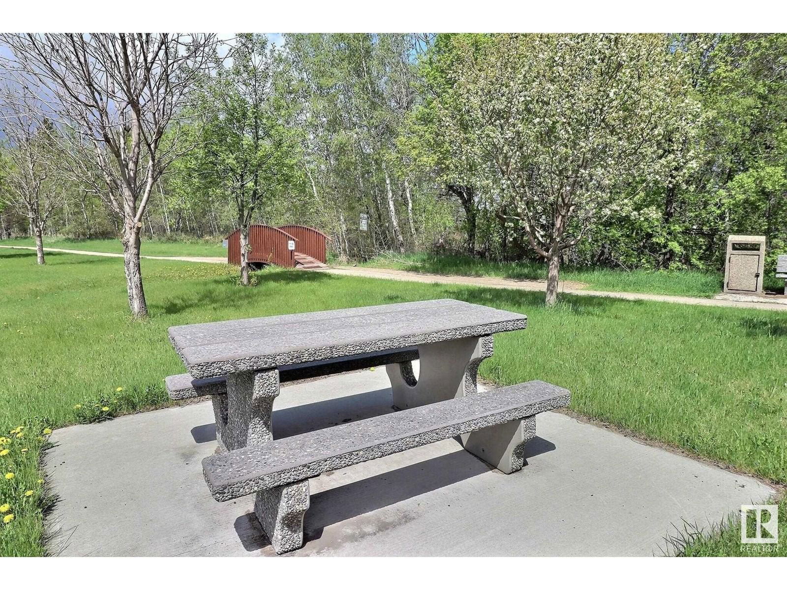 663b Evergreen Pa Edmonton, Alberta