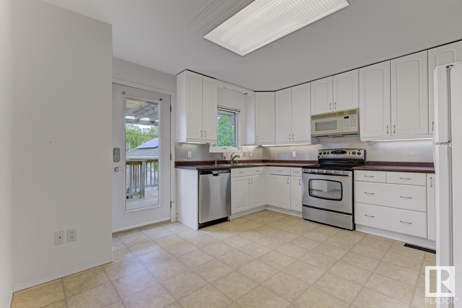 Nw - 11207 57 St Edmonton, Alberta