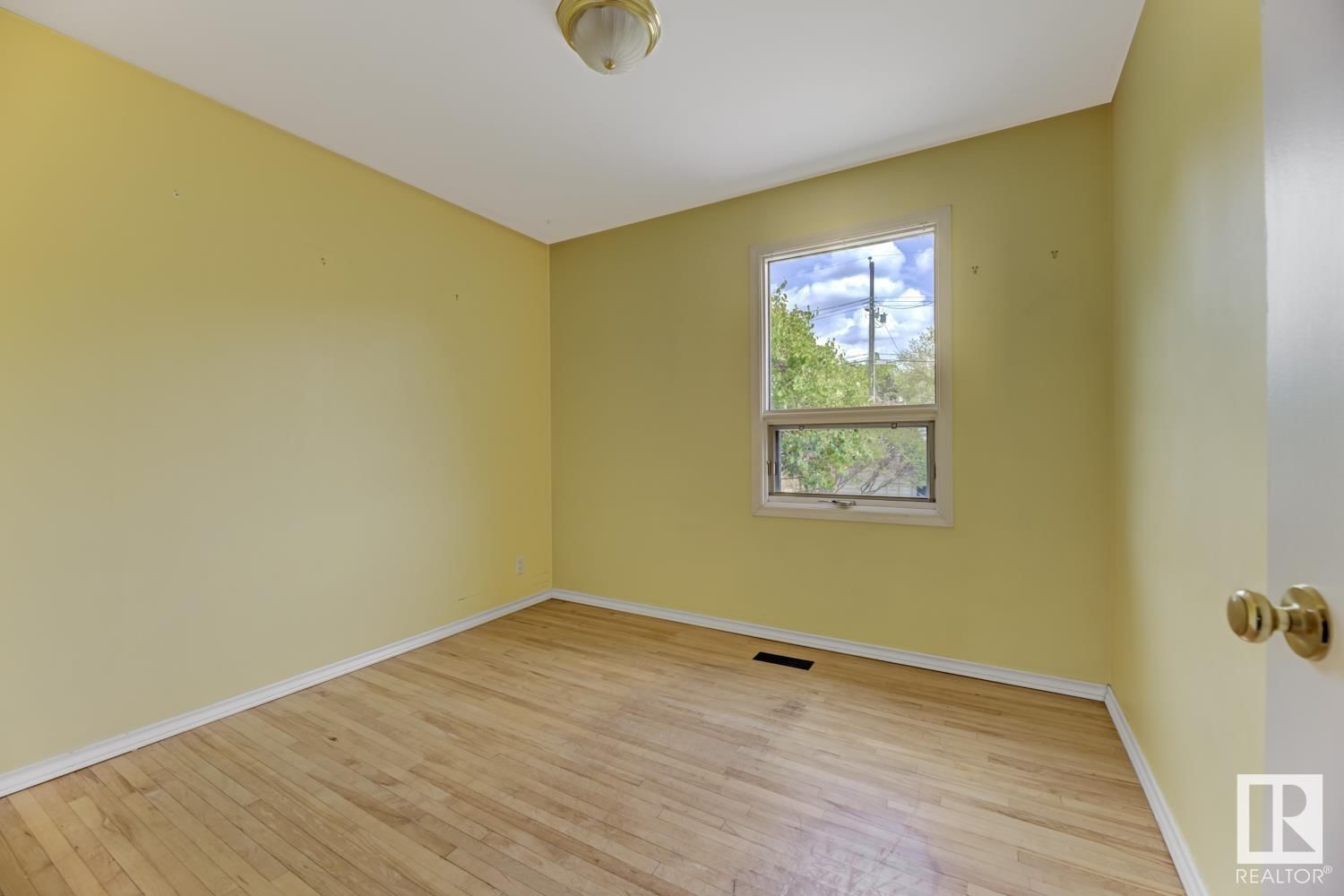 Nw - 11207 57 St Edmonton, Alberta