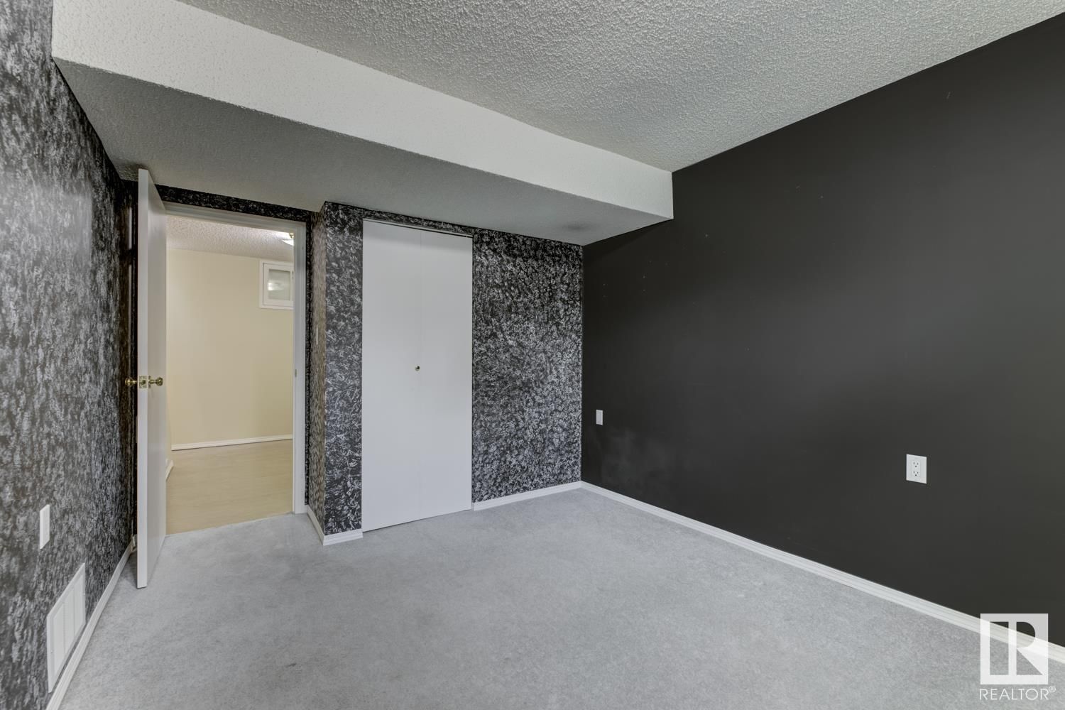 Nw - 11207 57 St Edmonton, Alberta