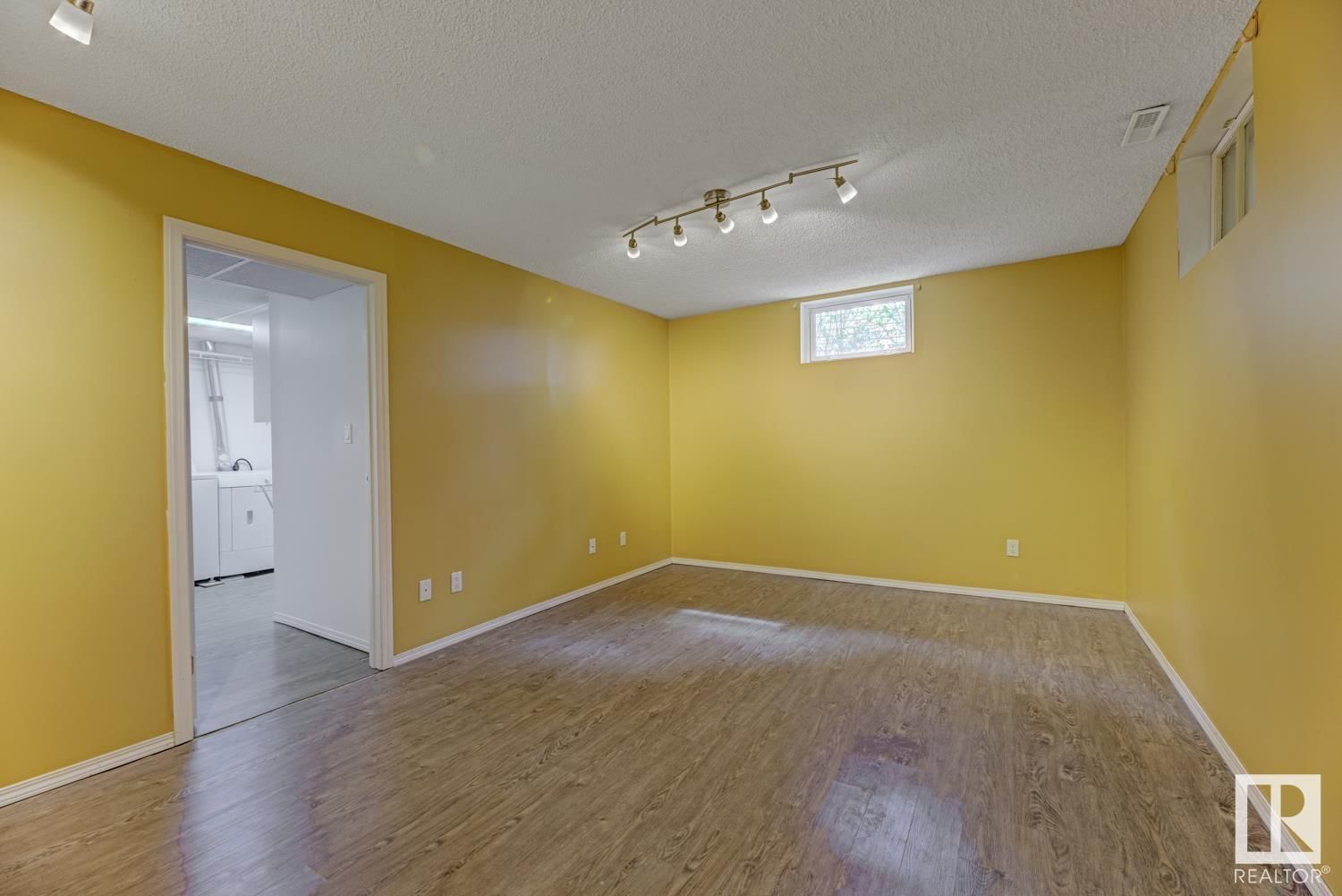 Nw - 11207 57 St Edmonton, Alberta