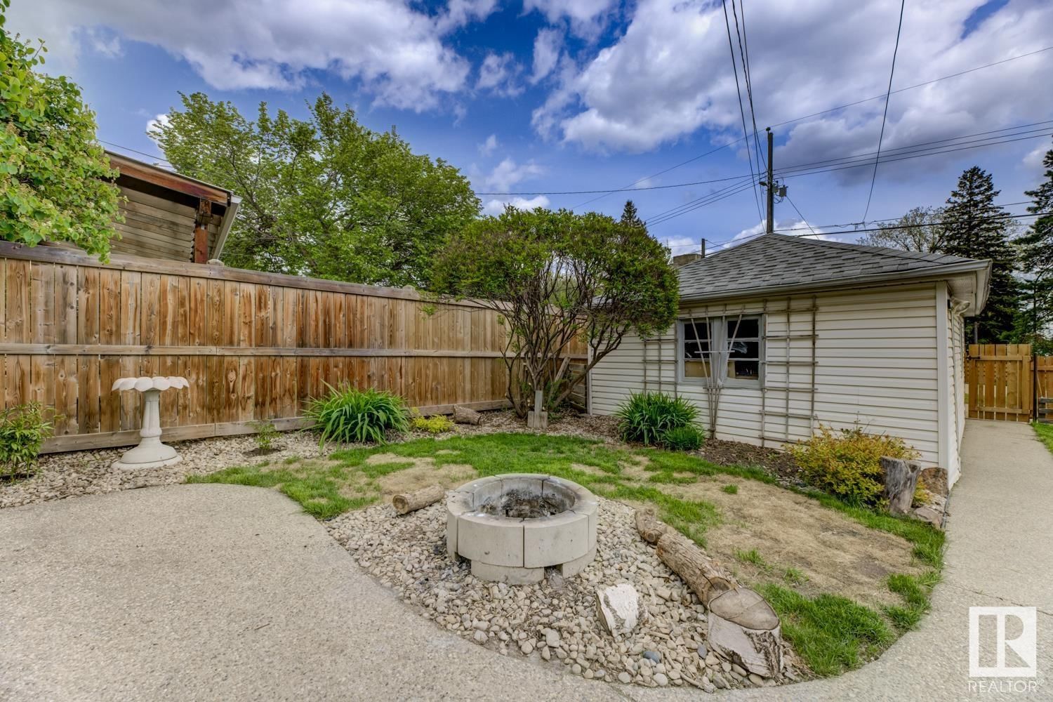 Nw - 11207 57 St Edmonton, Alberta