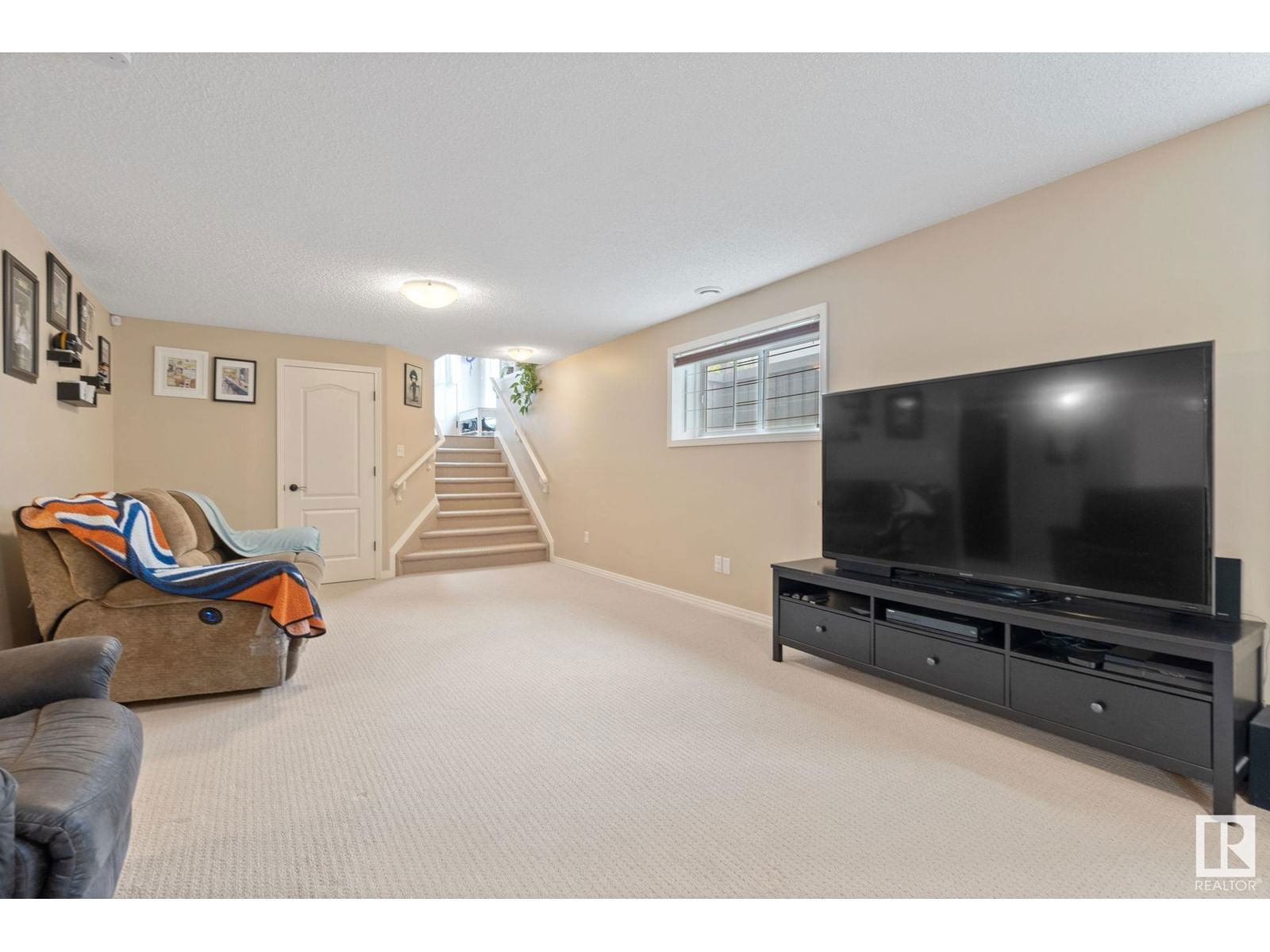 1280 Mcallister Wy Edmonton, Alberta