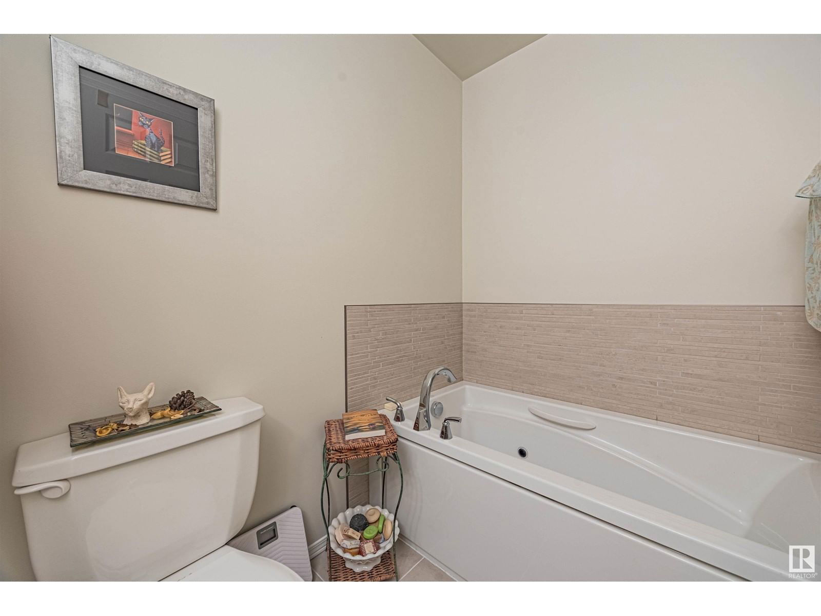 31 Elsinore Pl Edmonton, Alberta