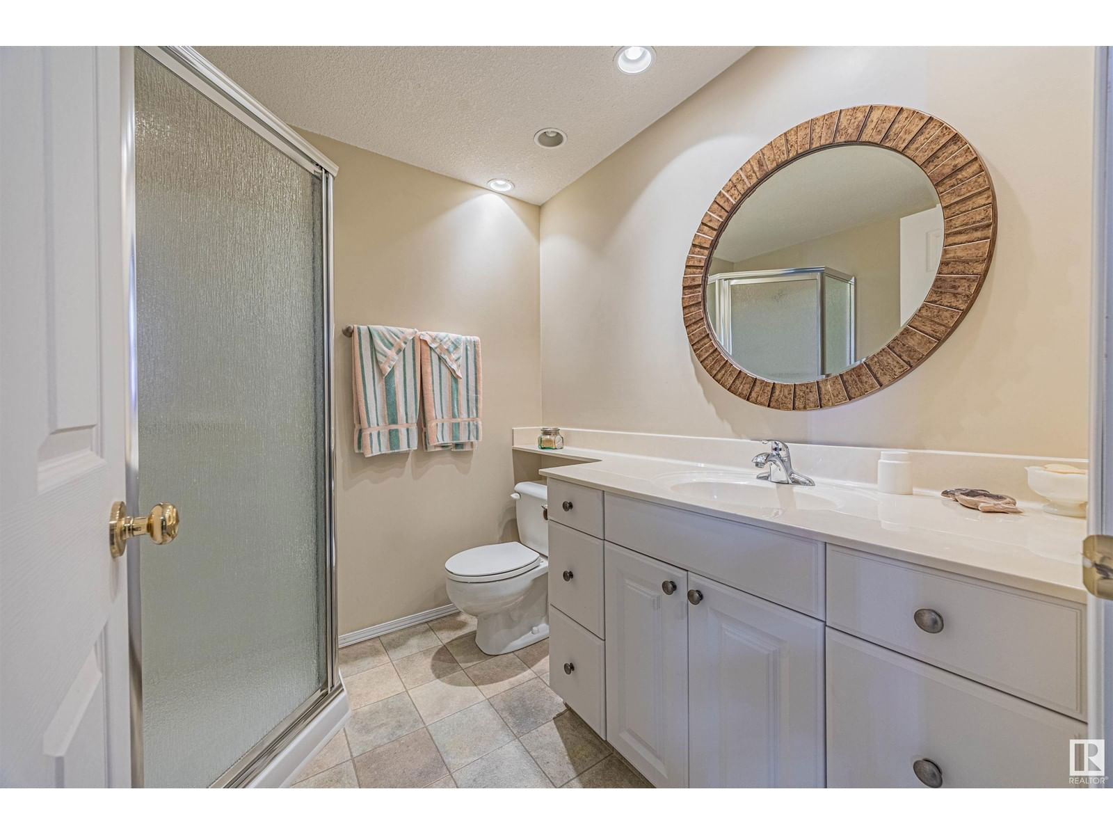 31 Elsinore Pl Edmonton, Alberta