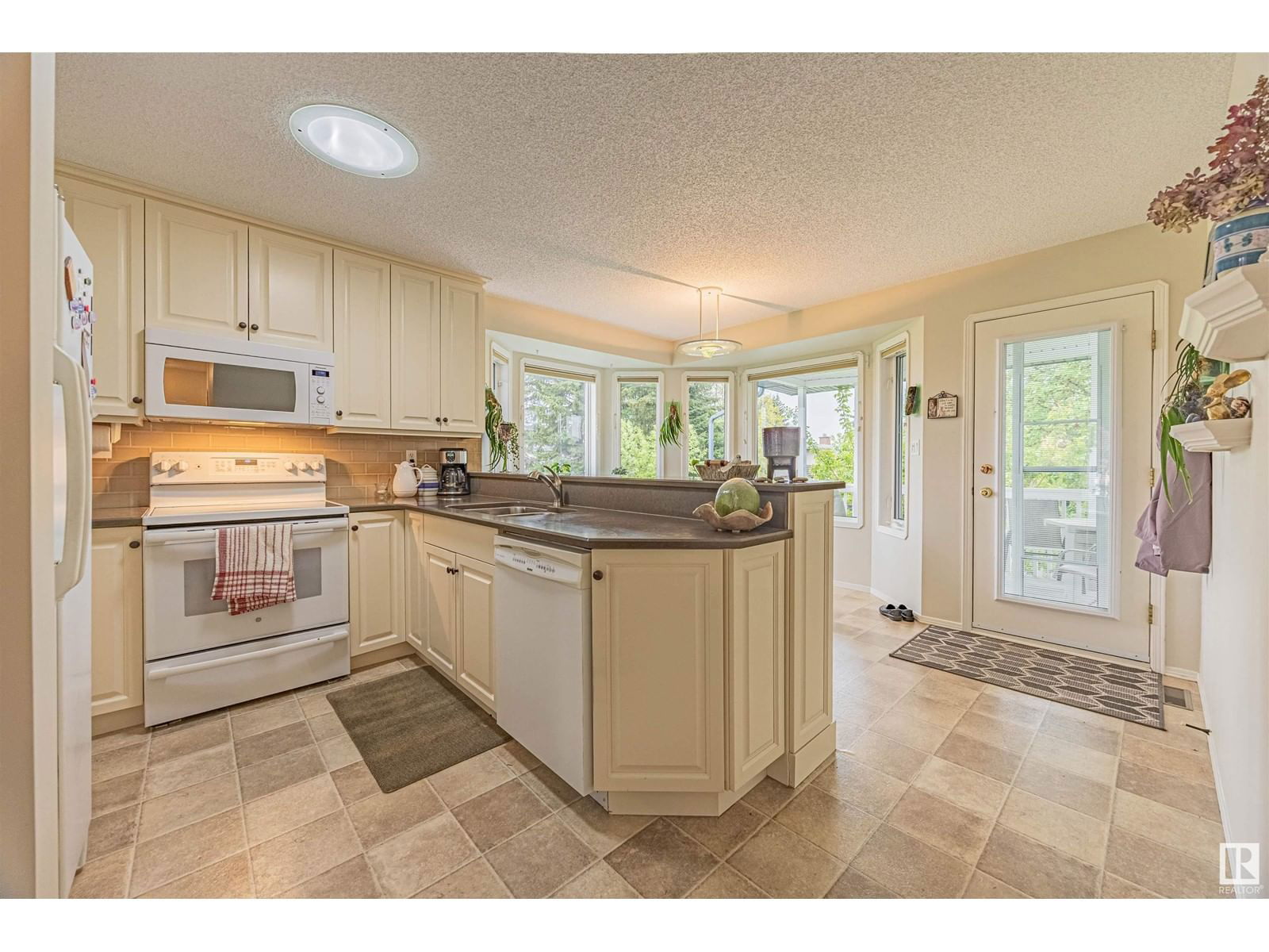 31 Elsinore Pl Edmonton, Alberta