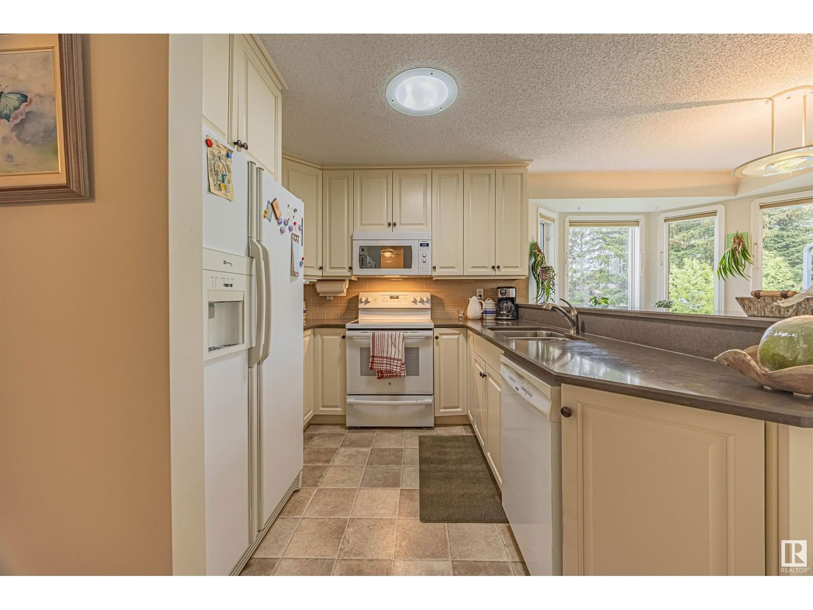 31 Elsinore Pl Edmonton, Alberta