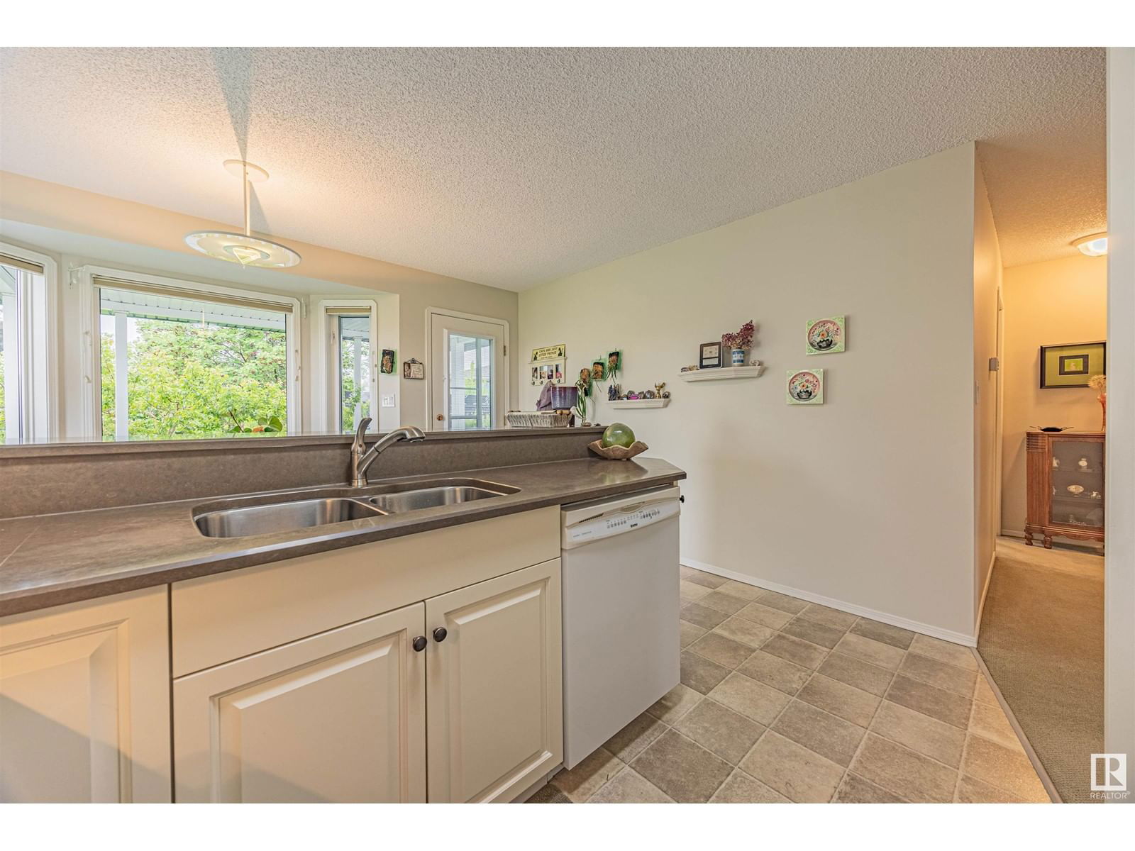 31 Elsinore Pl Edmonton, Alberta