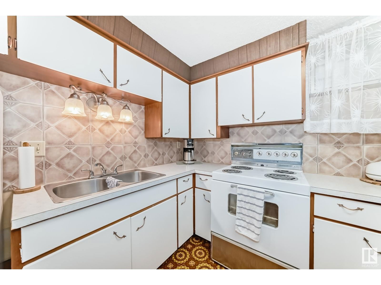 7012 132 Av Edmonton, Alberta