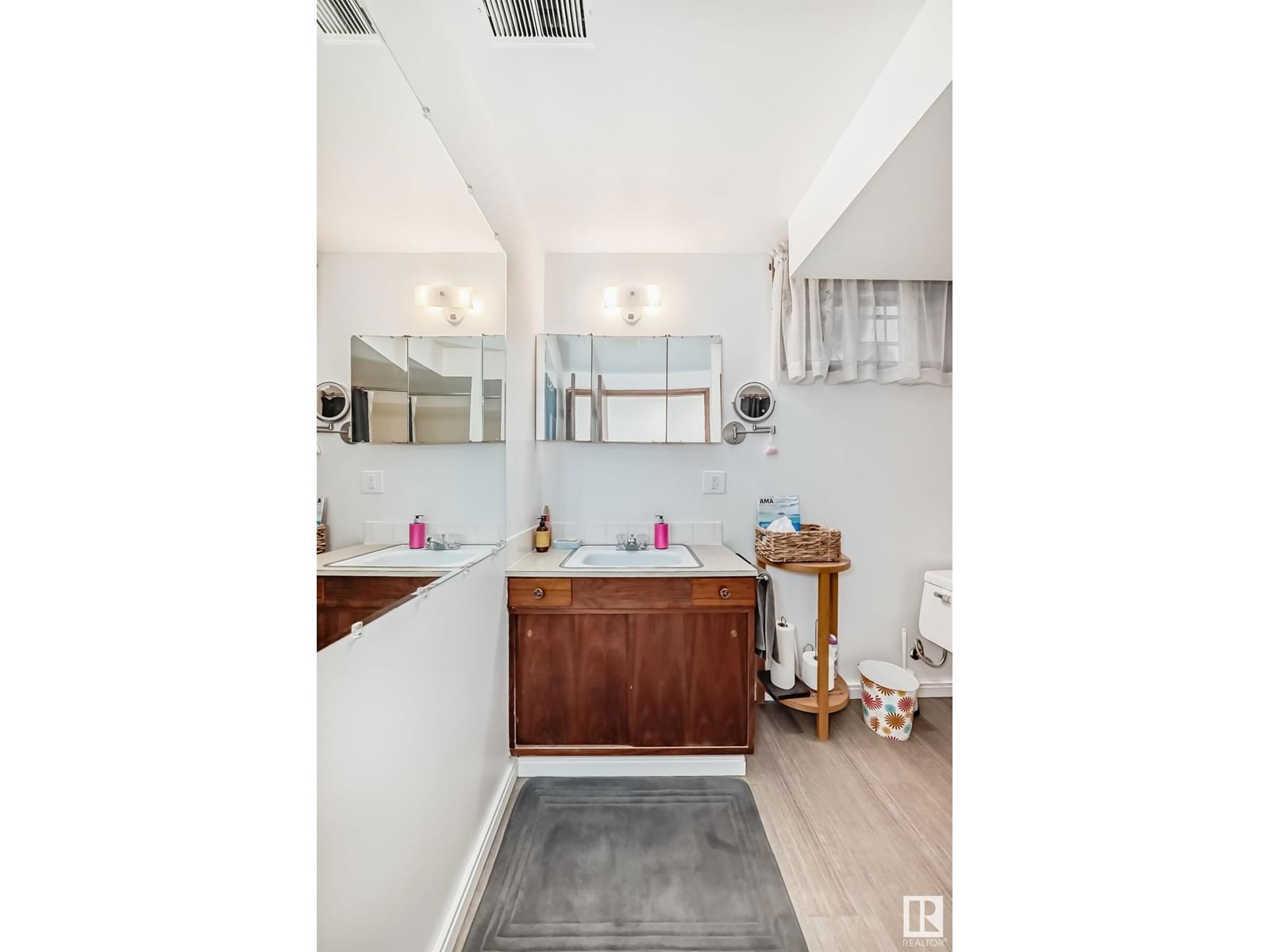7012 132 Av Edmonton, Alberta