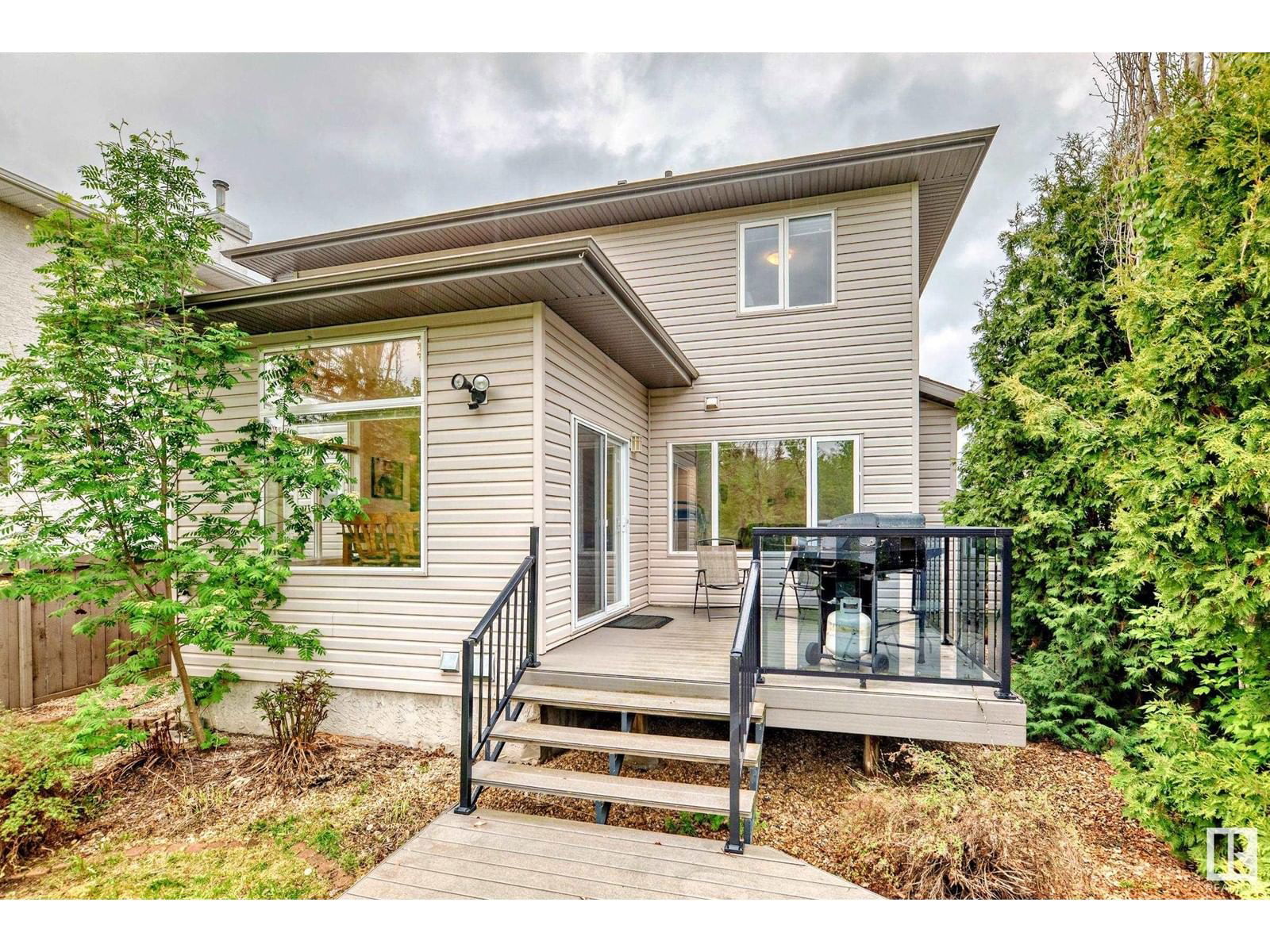 657 Silver Berry Rd Edmonton, Alberta