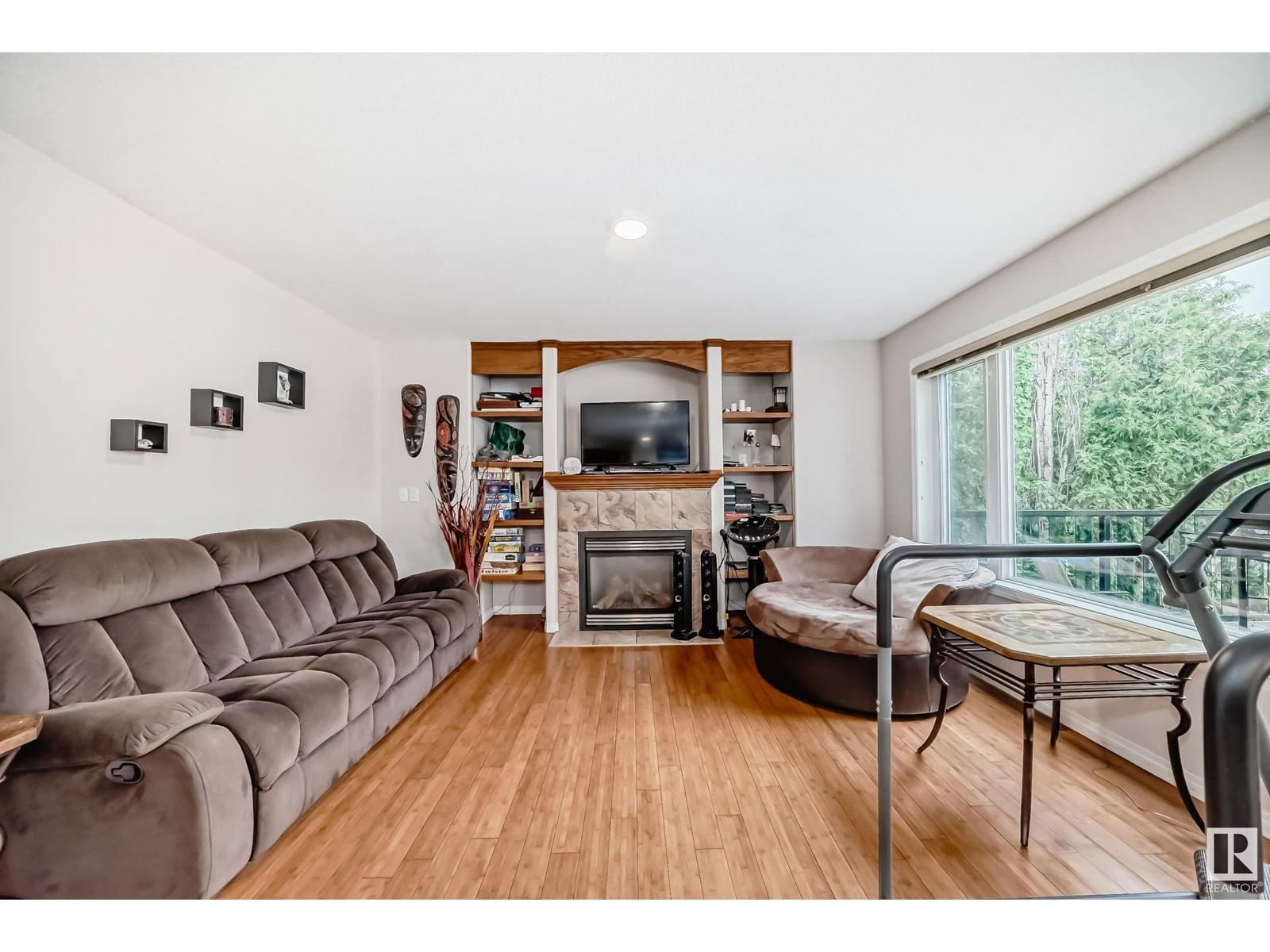 657 Silver Berry Rd Edmonton, Alberta