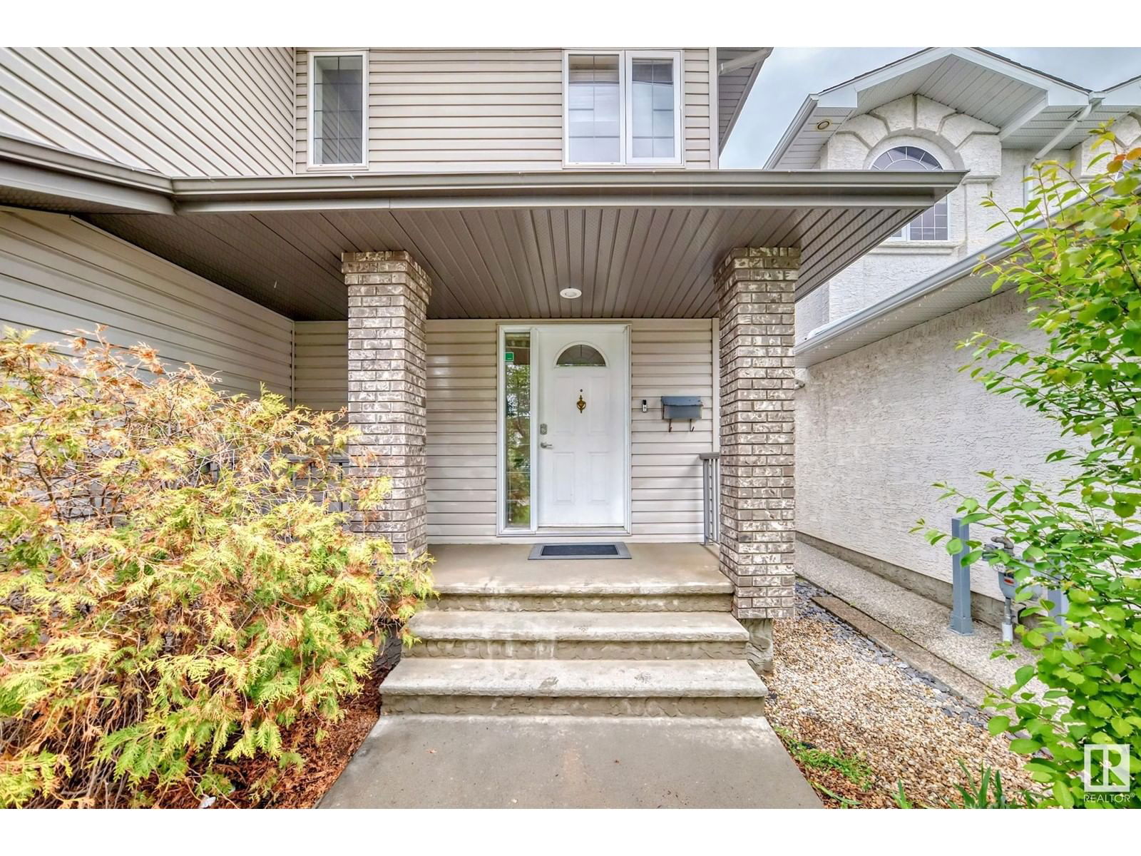 657 Silver Berry Rd Edmonton, Alberta