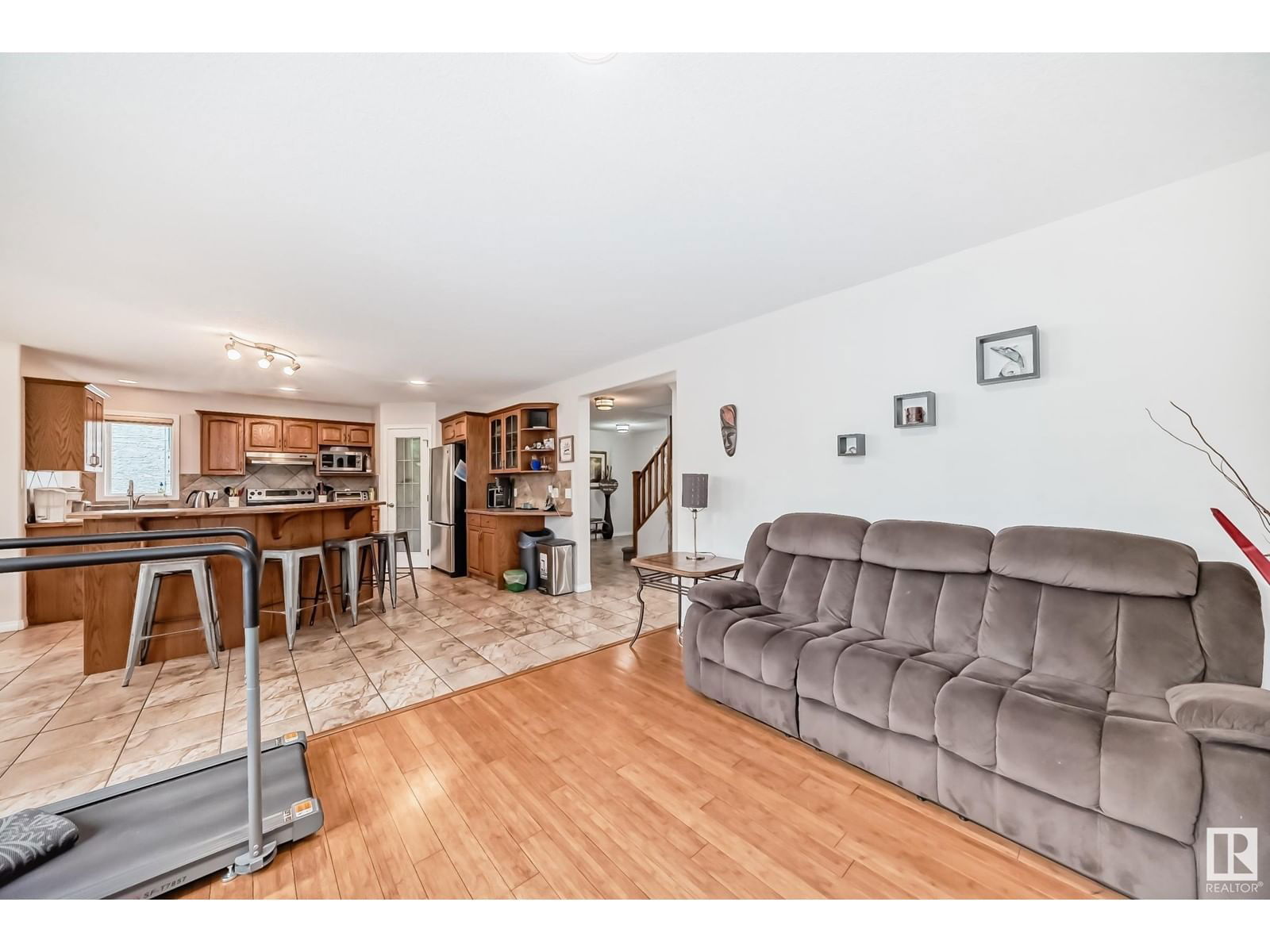 657 Silver Berry Rd Edmonton, Alberta