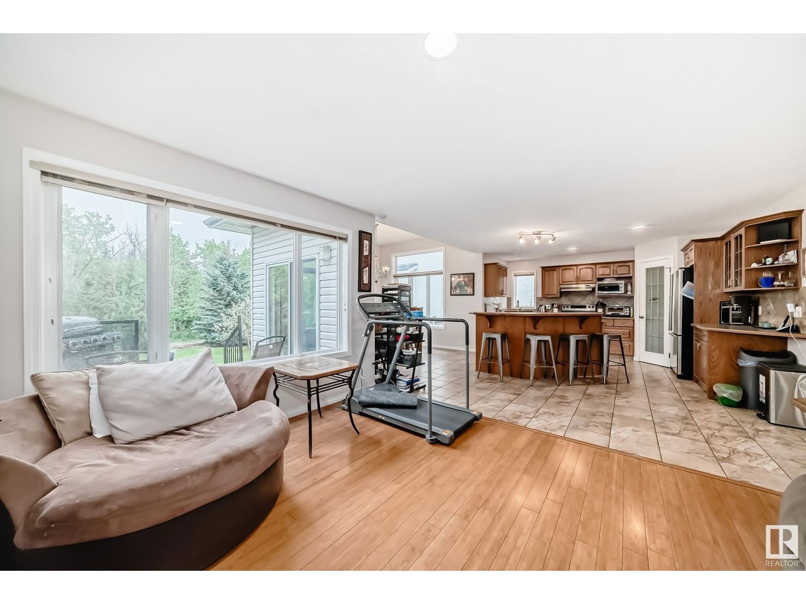 657 Silver Berry Rd Edmonton, Alberta
