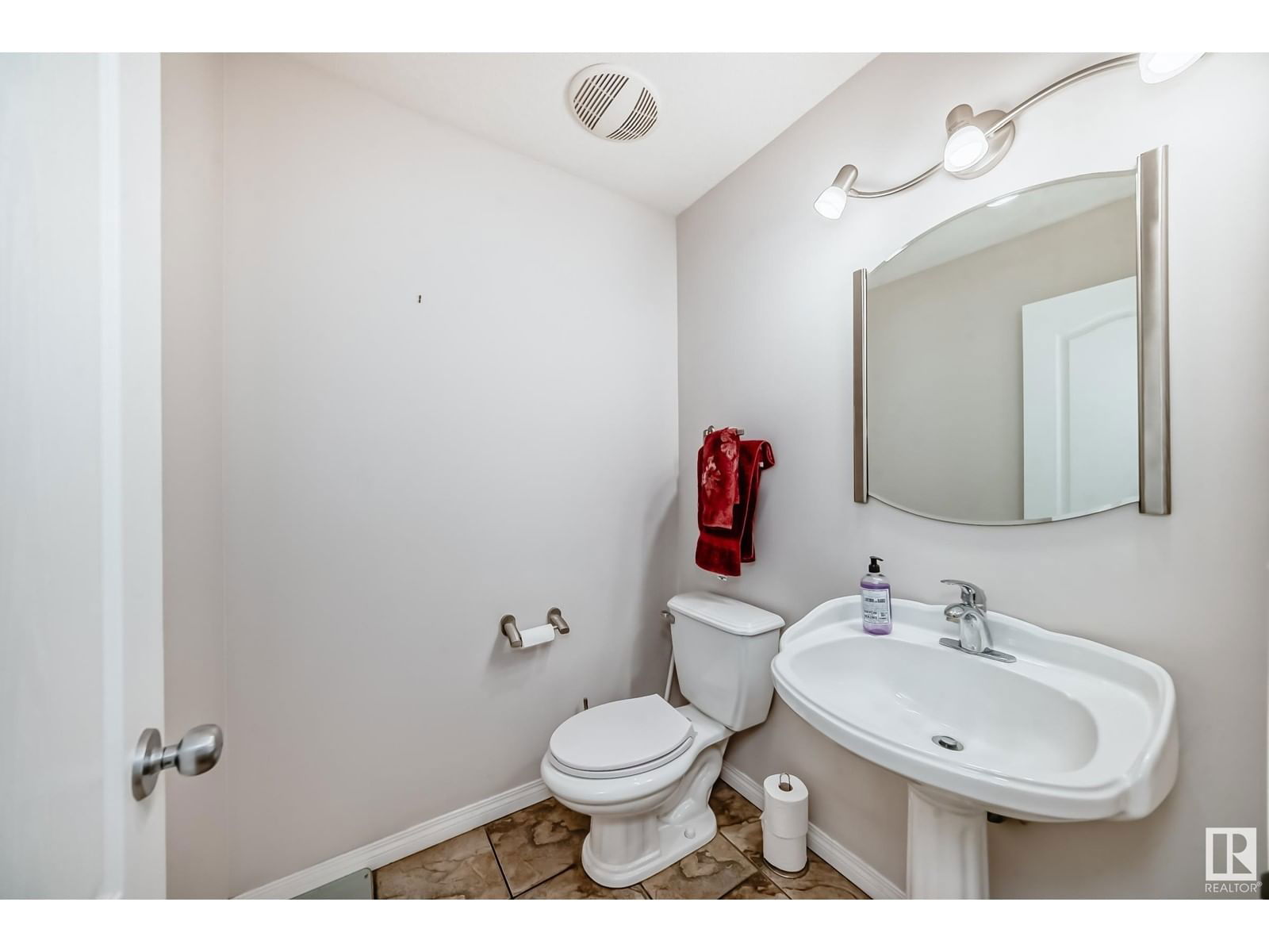 657 Silver Berry Rd Edmonton, Alberta