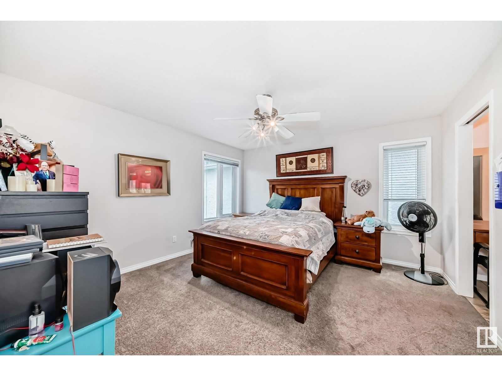657 Silver Berry Rd Edmonton, Alberta