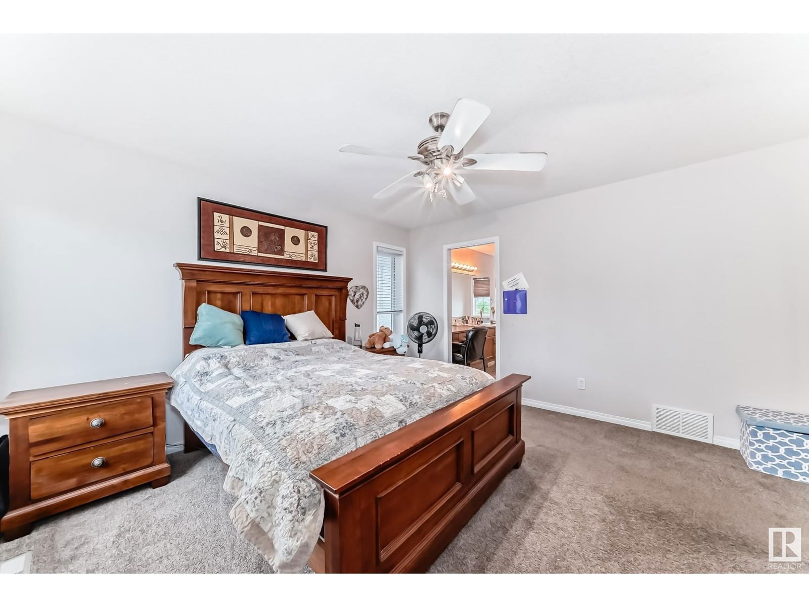 657 Silver Berry Rd Edmonton, Alberta