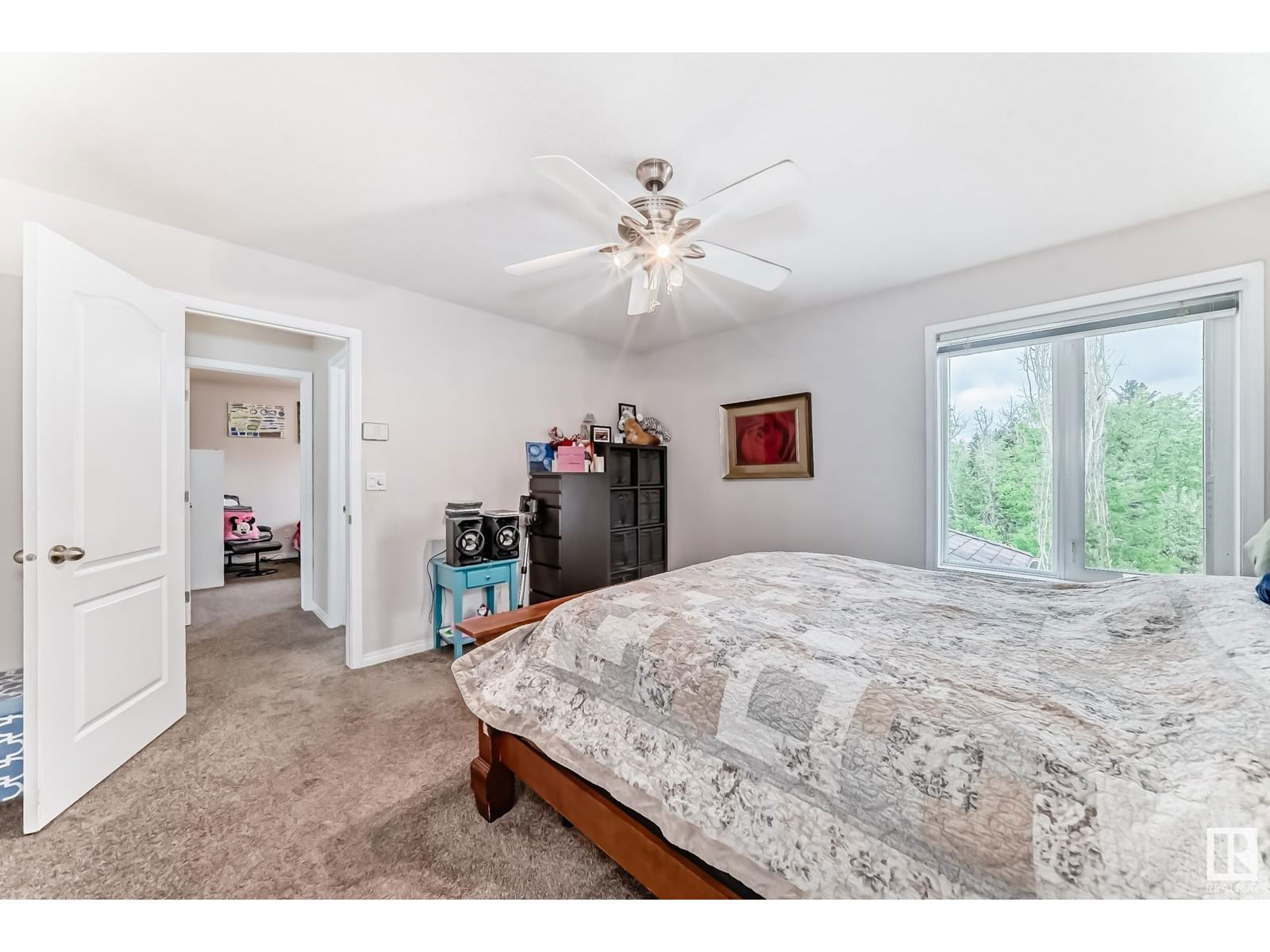 657 Silver Berry Rd Edmonton, Alberta