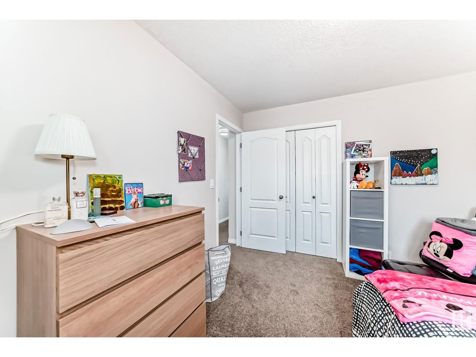 657 Silver Berry Rd Edmonton, Alberta
