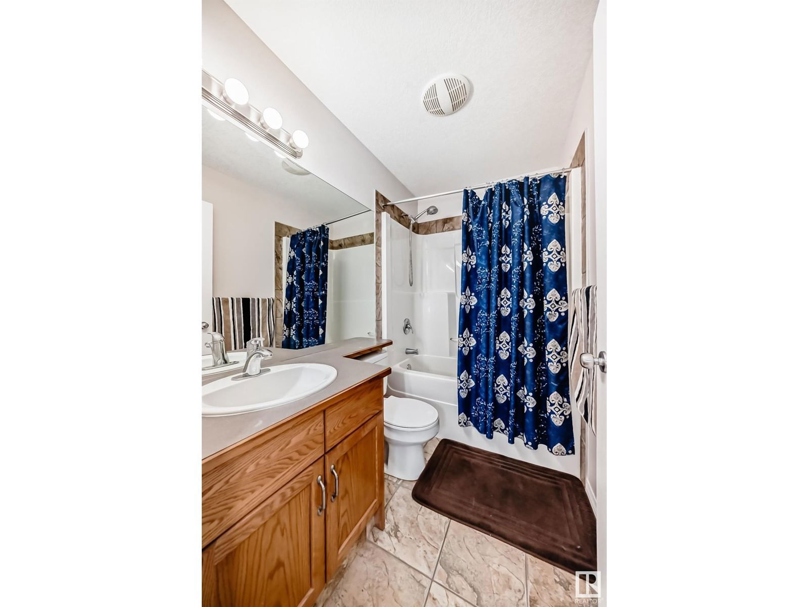 657 Silver Berry Rd Edmonton, Alberta