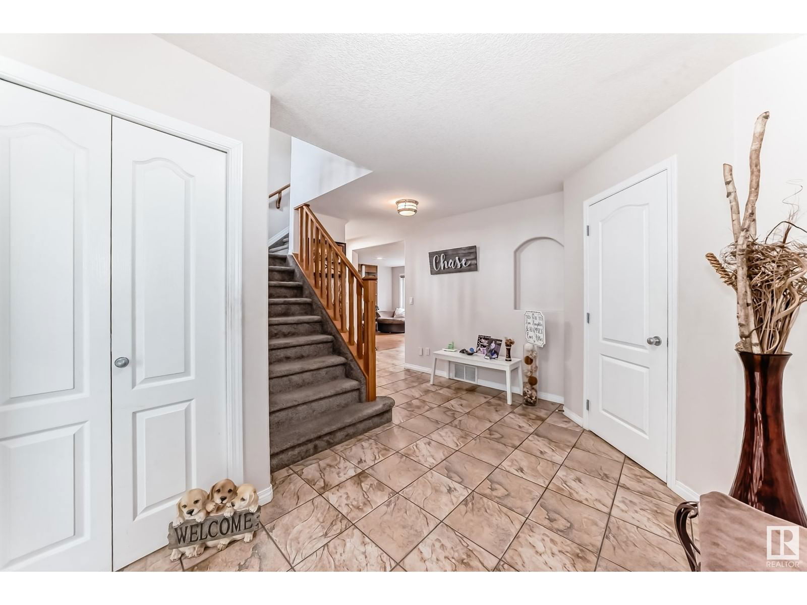 657 Silver Berry Rd Edmonton, Alberta
