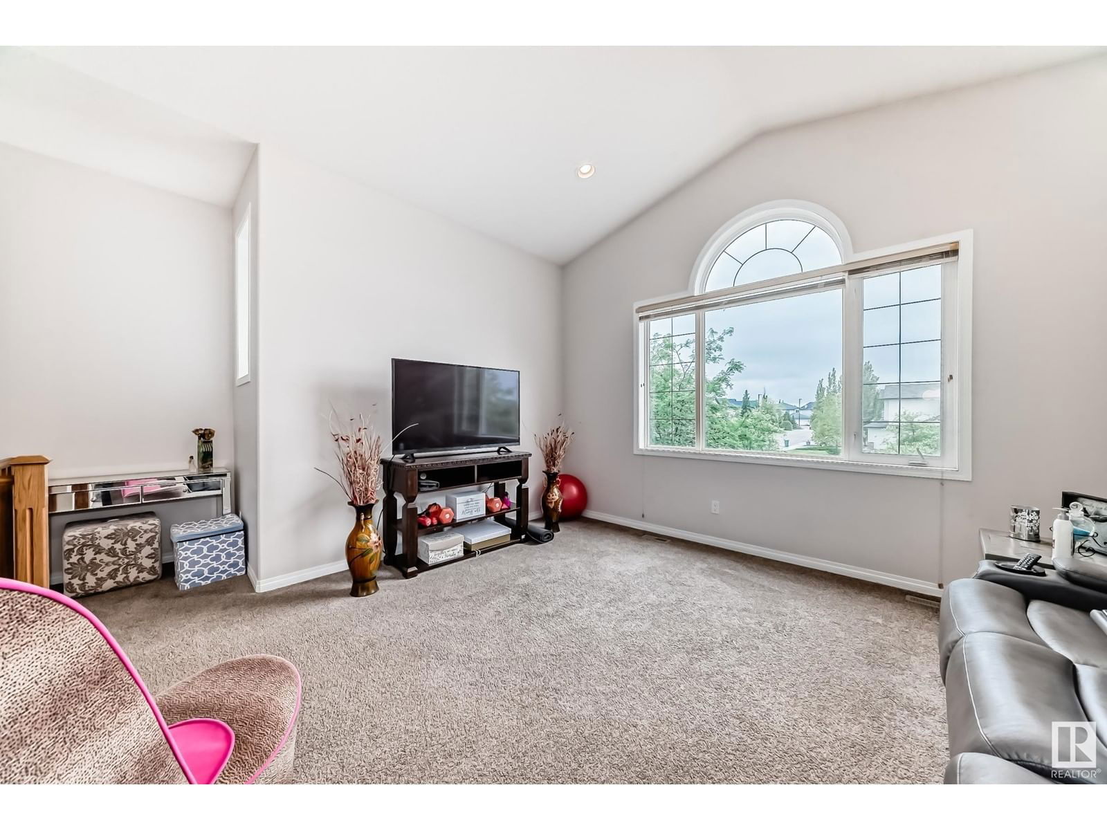 657 Silver Berry Rd Edmonton, Alberta