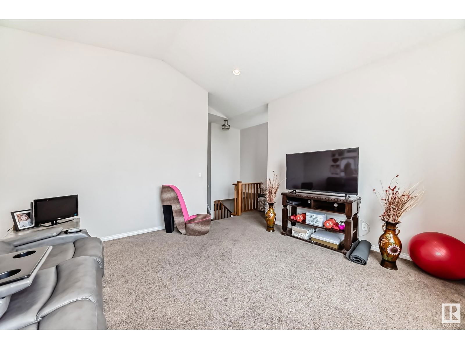 657 Silver Berry Rd Edmonton, Alberta