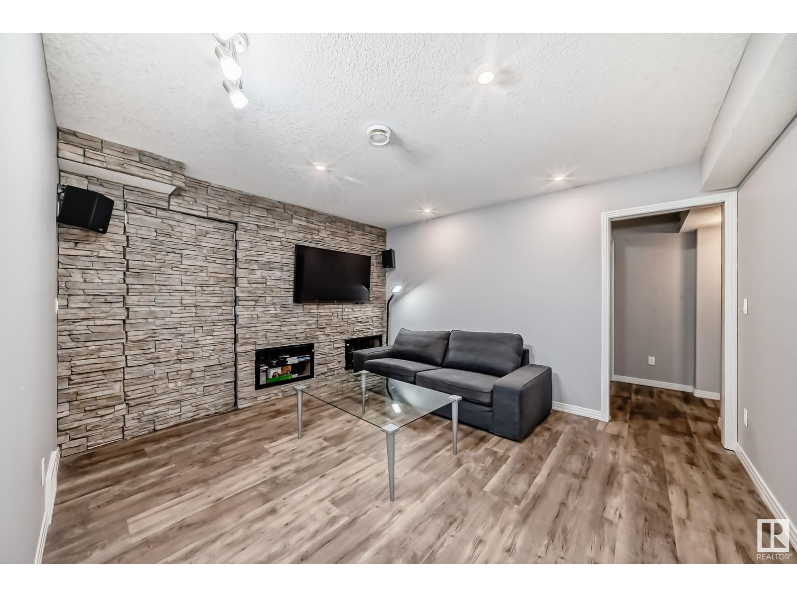 657 Silver Berry Rd Edmonton, Alberta