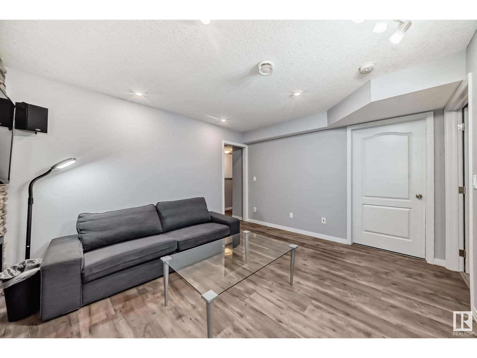 657 Silver Berry Rd Edmonton, Alberta