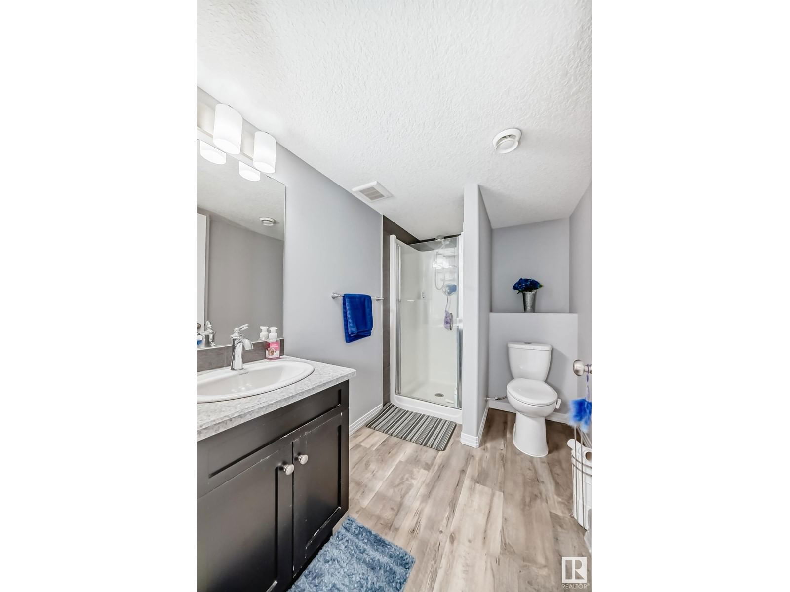 657 Silver Berry Rd Edmonton, Alberta
