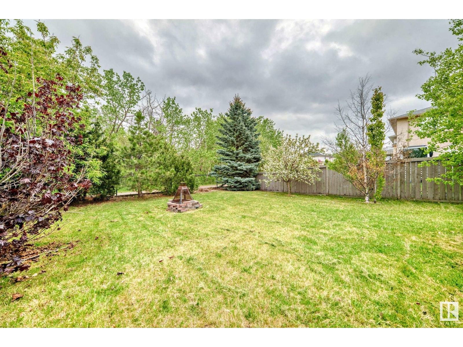 657 Silver Berry Rd Edmonton, Alberta