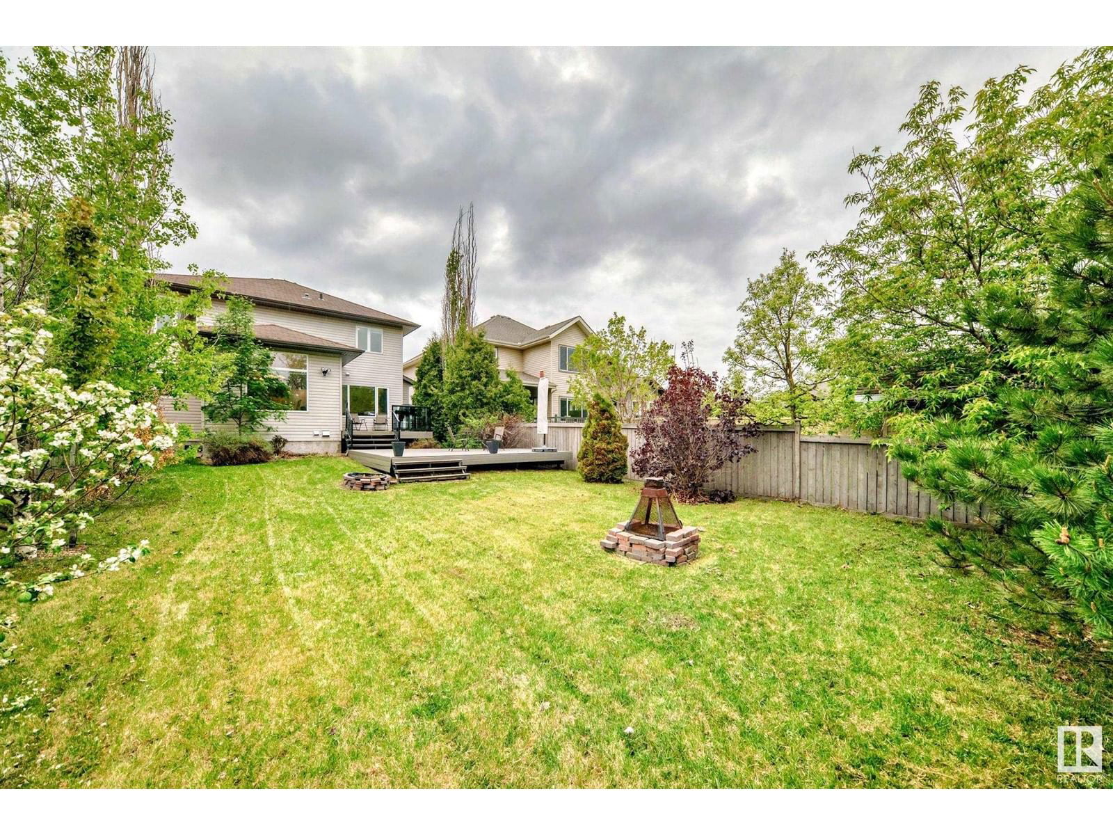 657 Silver Berry Rd Edmonton, Alberta