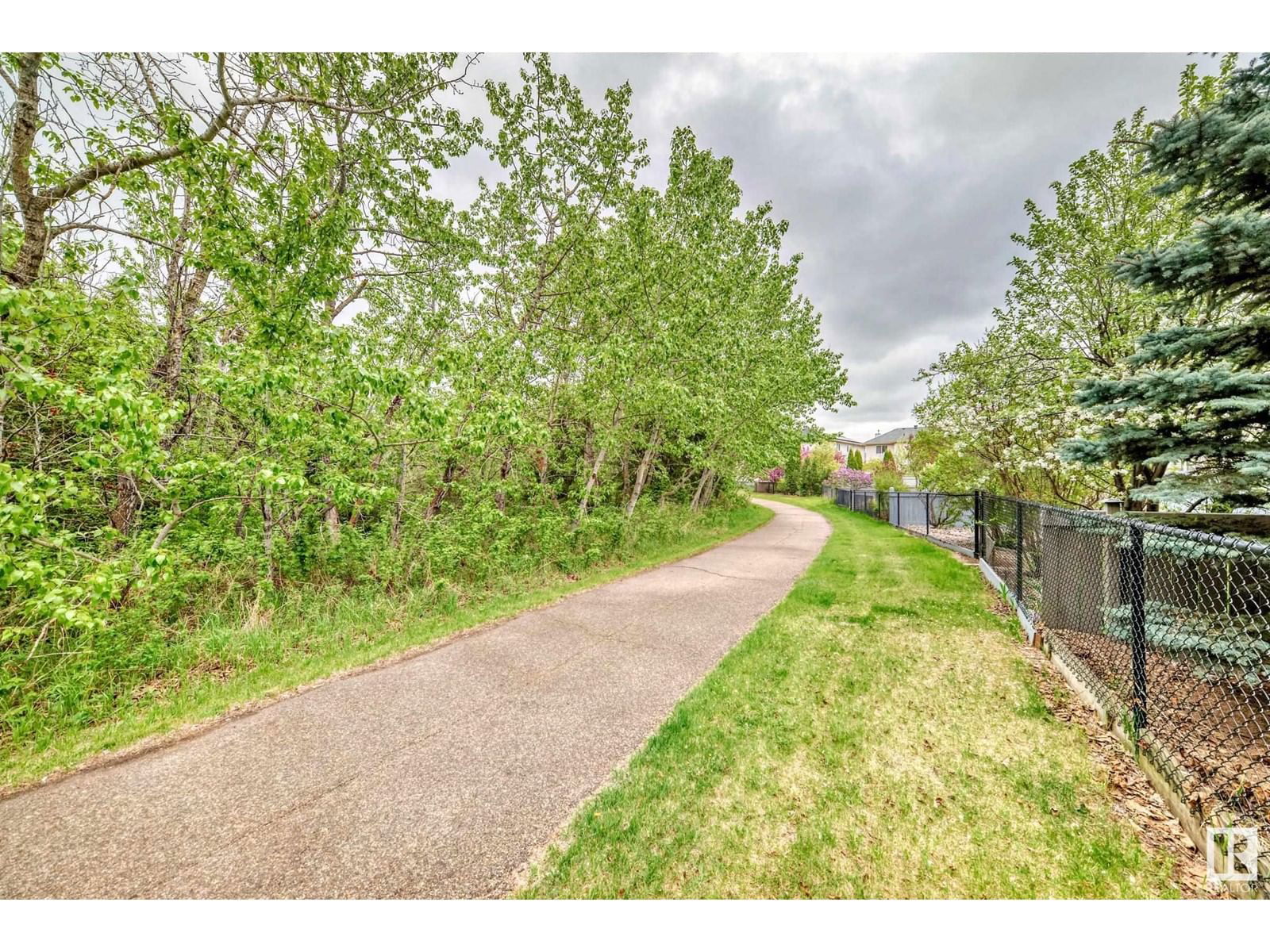 657 Silver Berry Rd Edmonton, Alberta