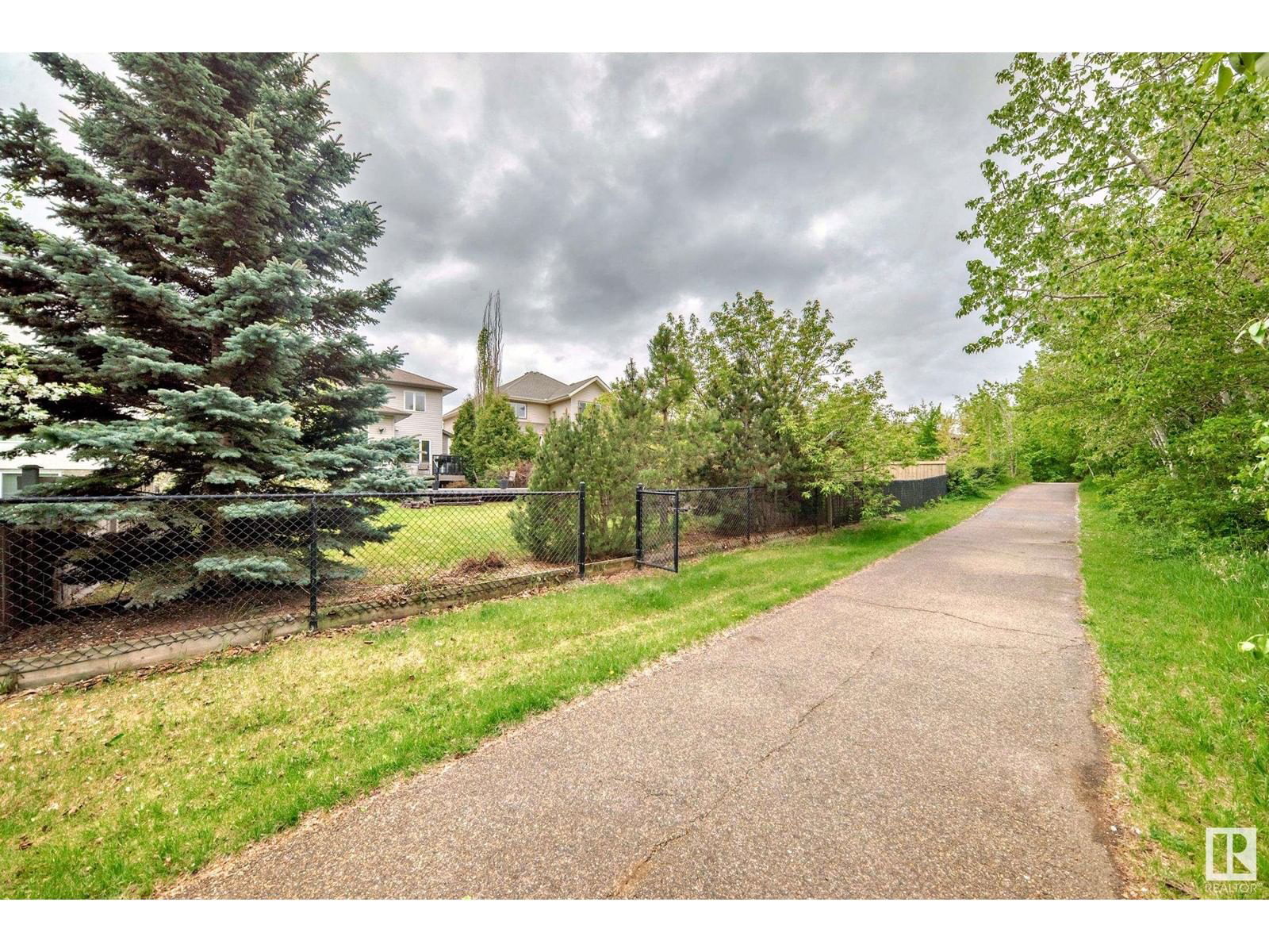 657 Silver Berry Rd Edmonton, Alberta