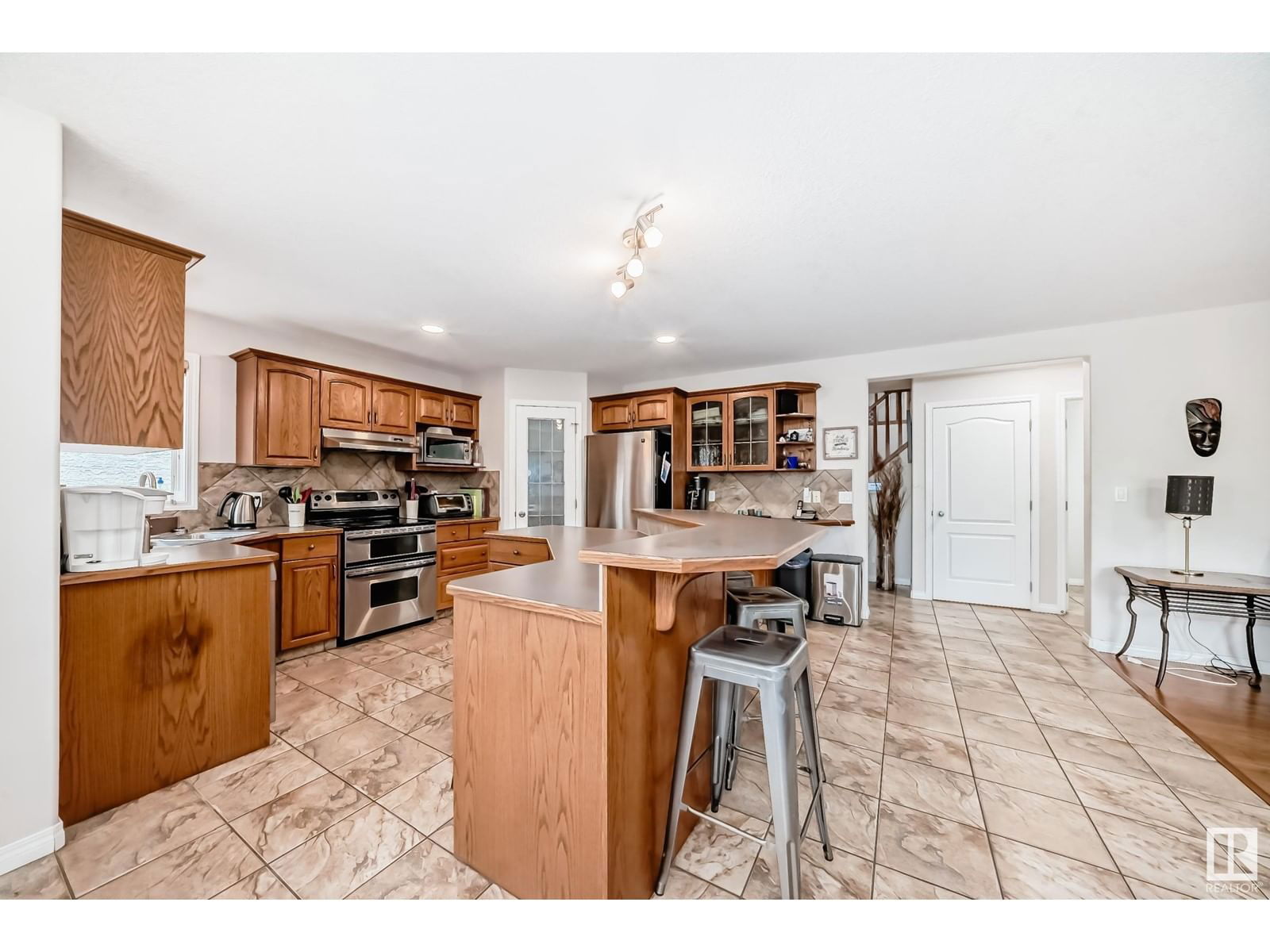 657 Silver Berry Rd Edmonton, Alberta
