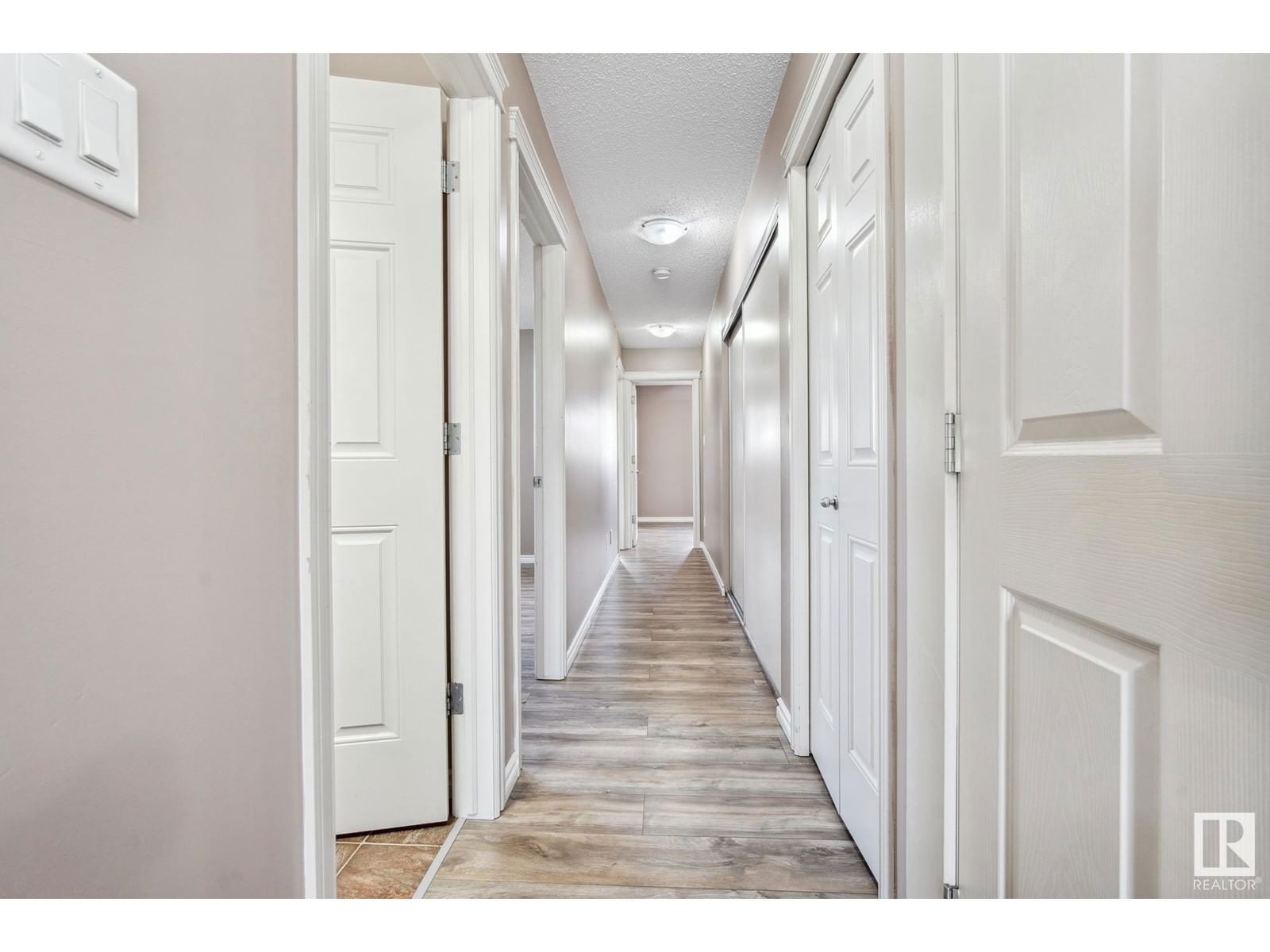 1560 35 Av Edmonton, Alberta
