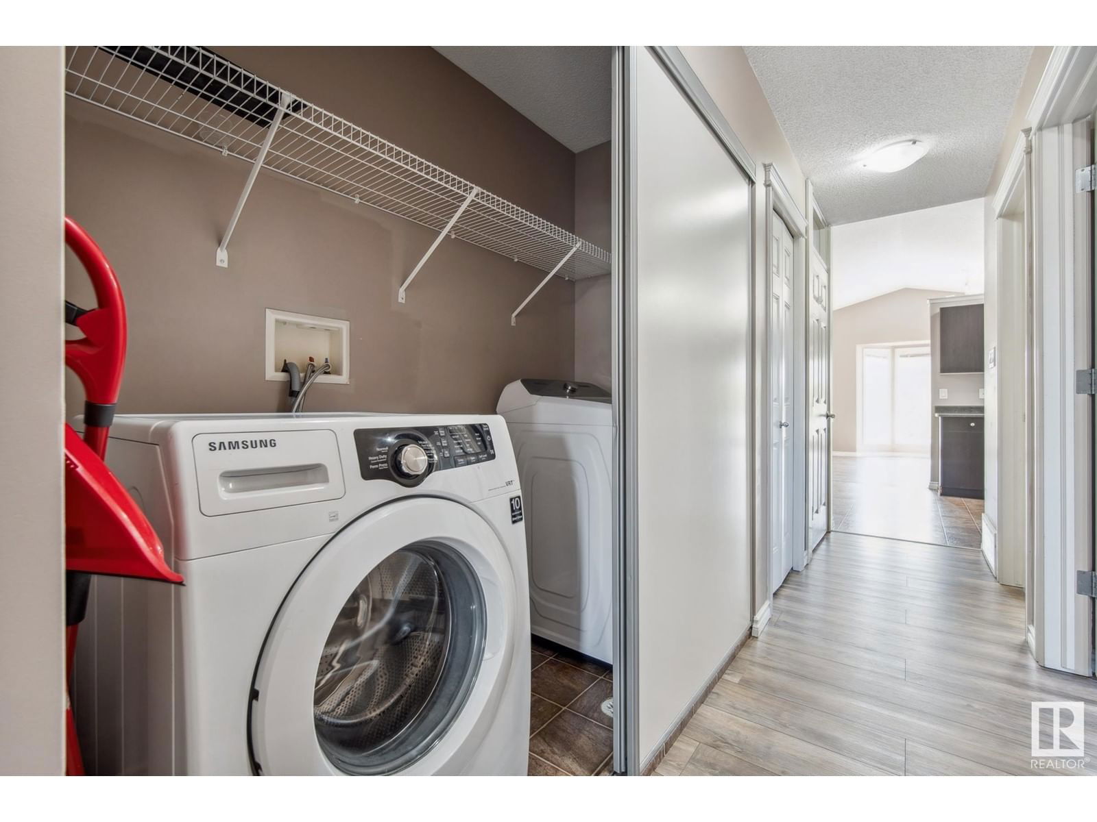 1560 35 Av Edmonton, Alberta