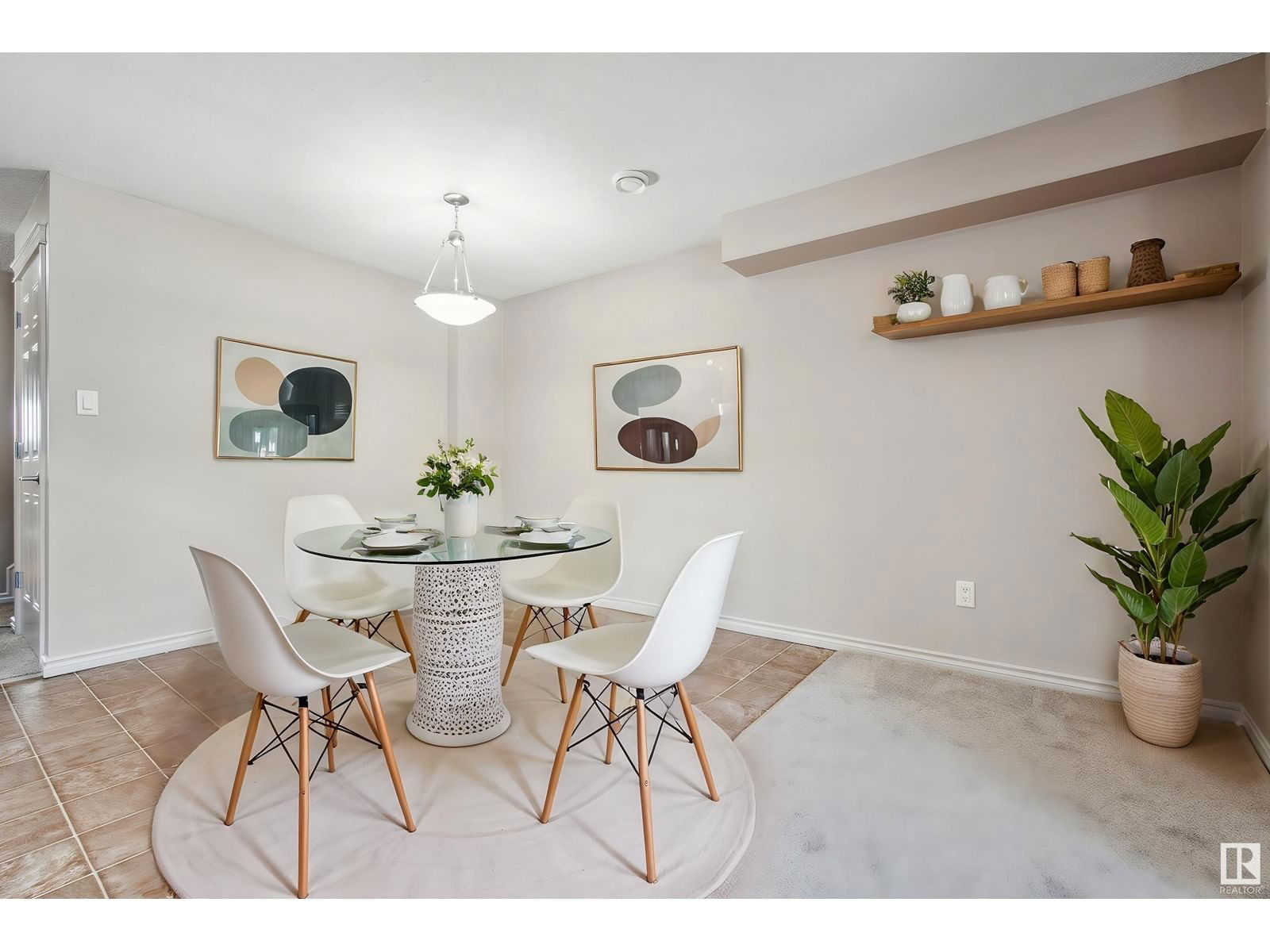 1560 35 Av Edmonton, Alberta