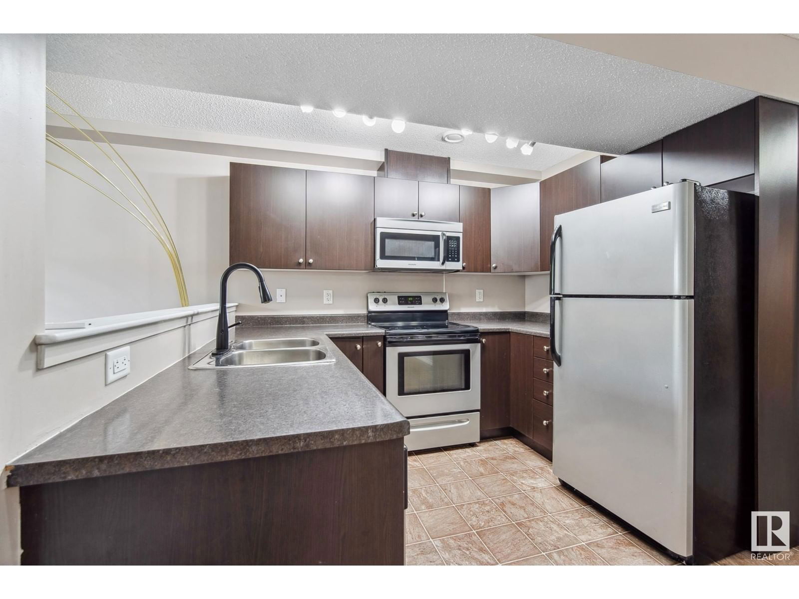 1560 35 Av Edmonton, Alberta