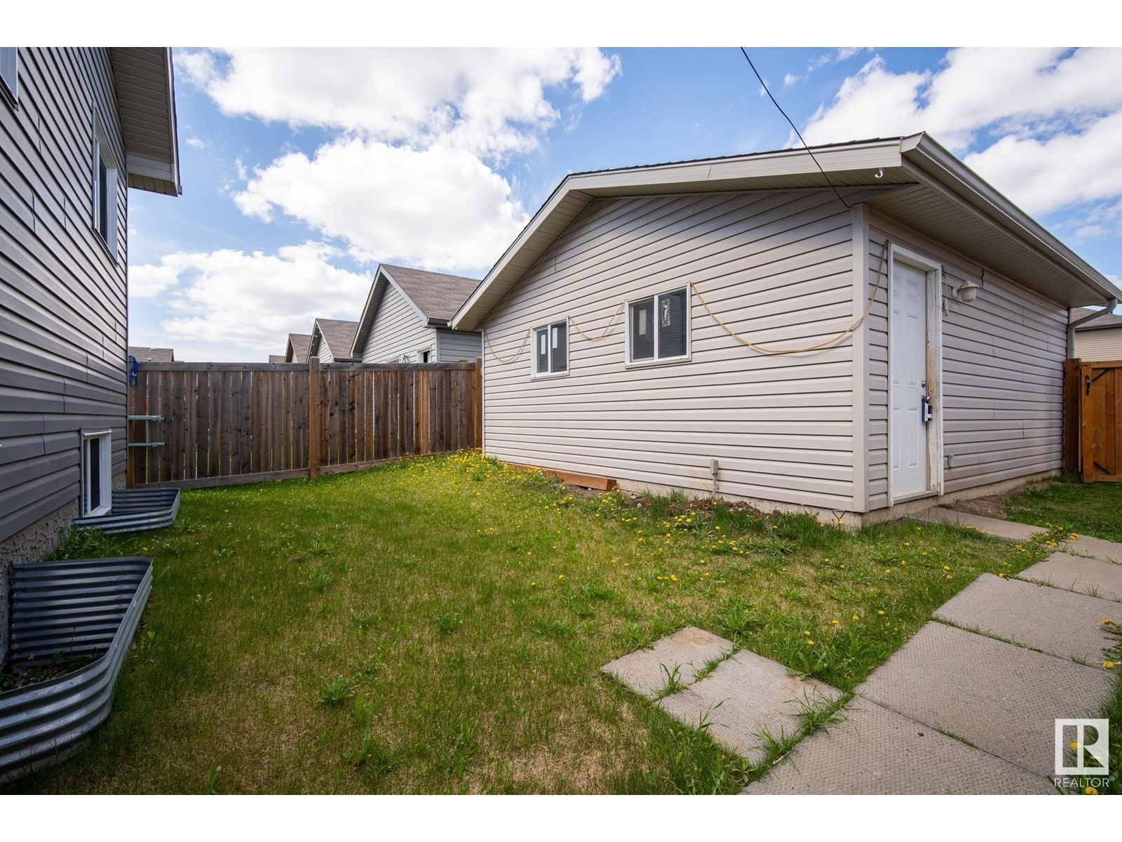 1560 35 Av Edmonton, Alberta