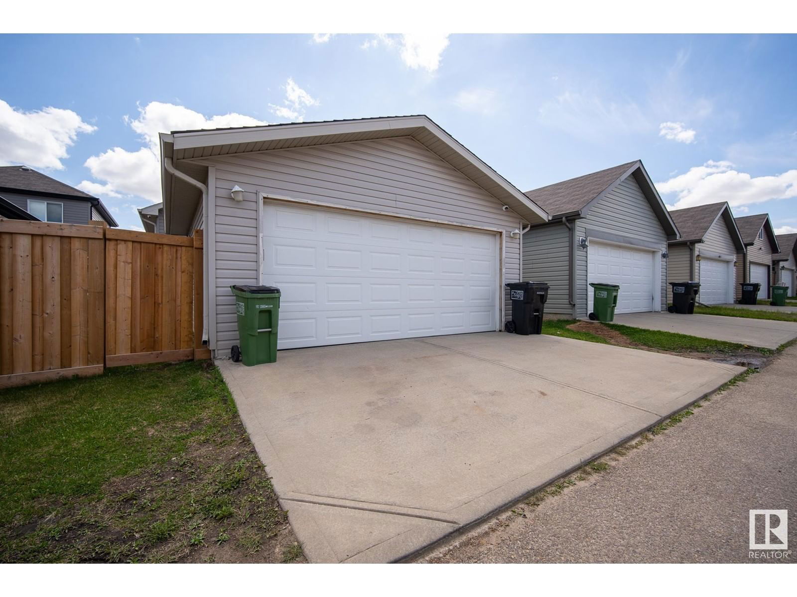 1560 35 Av Edmonton, Alberta