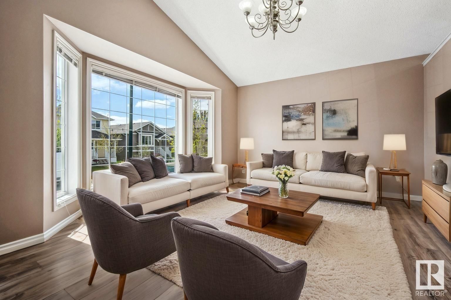 1560 35 Av Edmonton, Alberta
