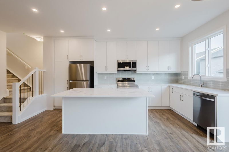 Nw - 2035 209 St Edmonton, Alberta